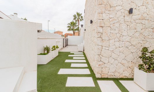 Luxury Villas - Resale -
            Sucina - PB038