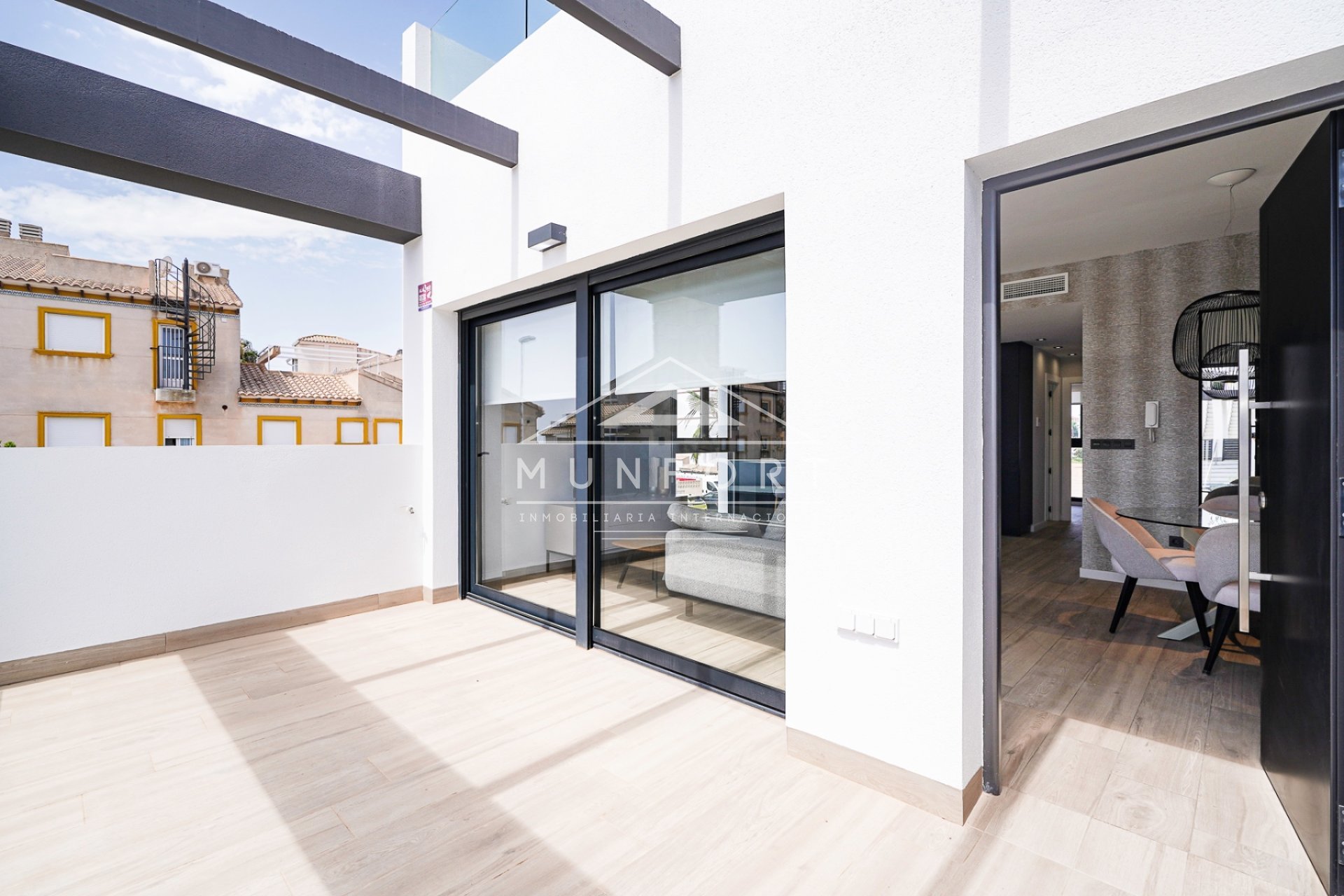 Neue Gebäude - Bungalows -
Pilar de la Horadada