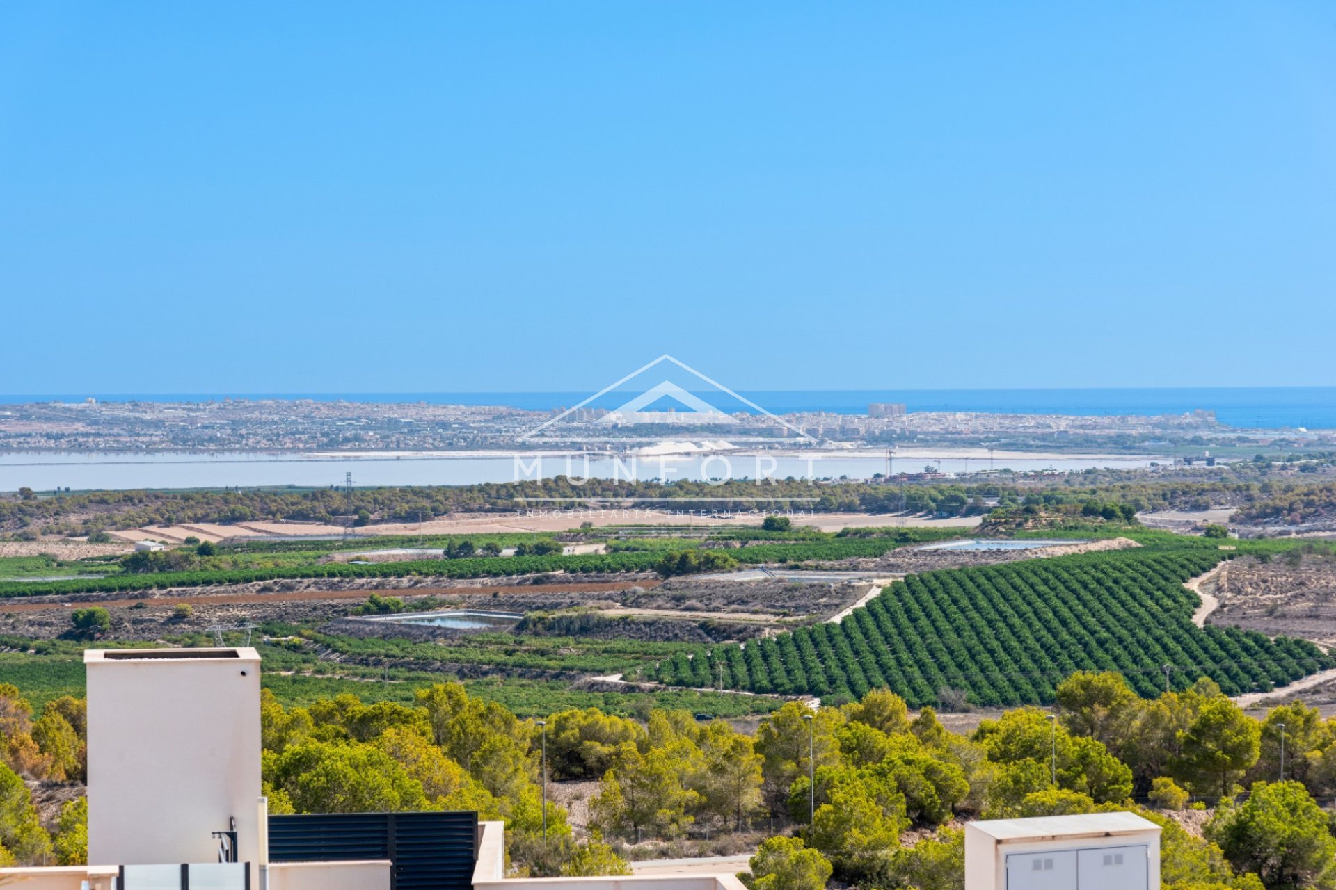 Neue Gebäude - Bungalows -
San Miguel de Salinas