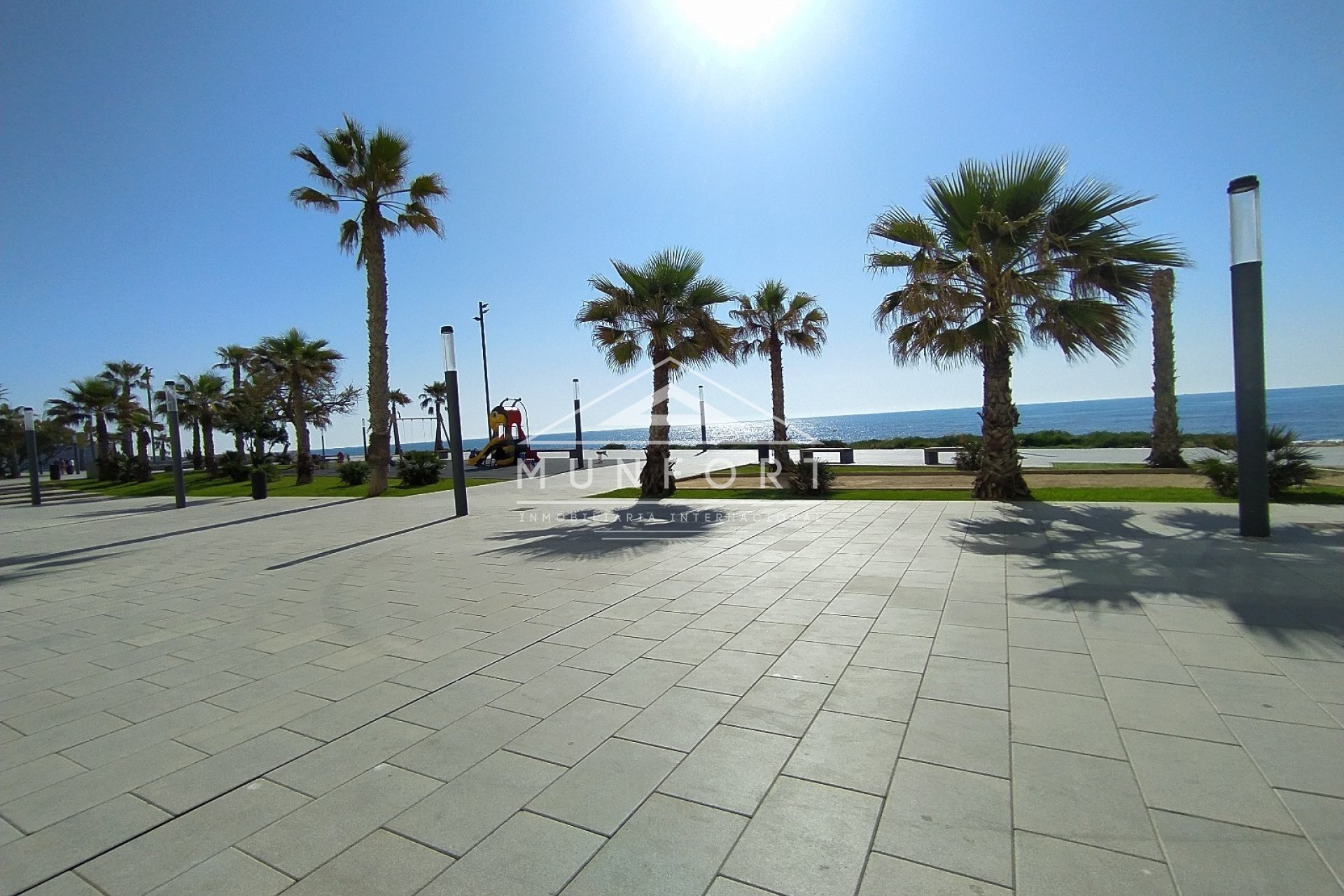 Neue Gebäude - Geschäftsräume -
Torrevieja