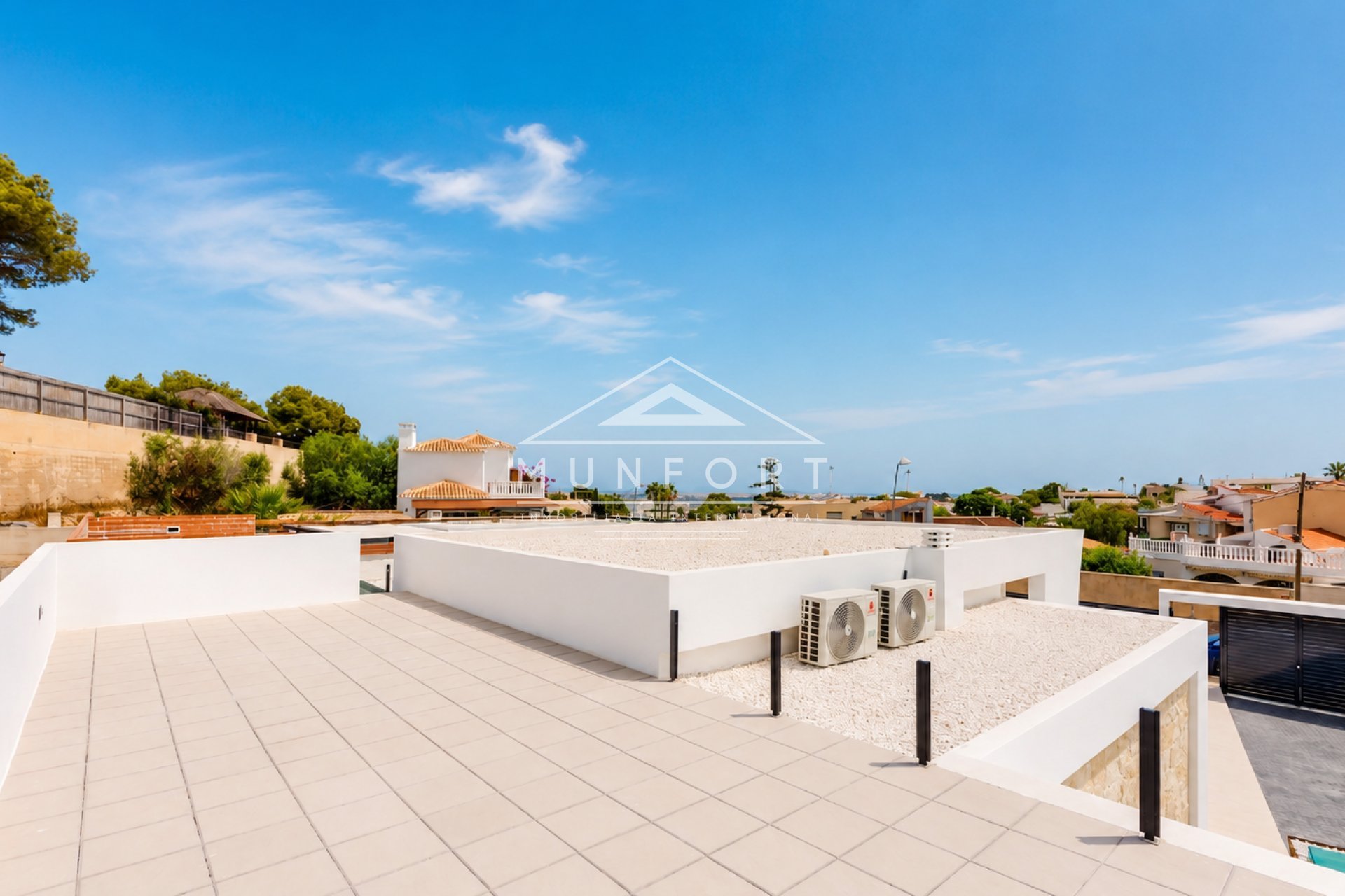 Neue Gebäude - Luxusvillen -
Torrevieja