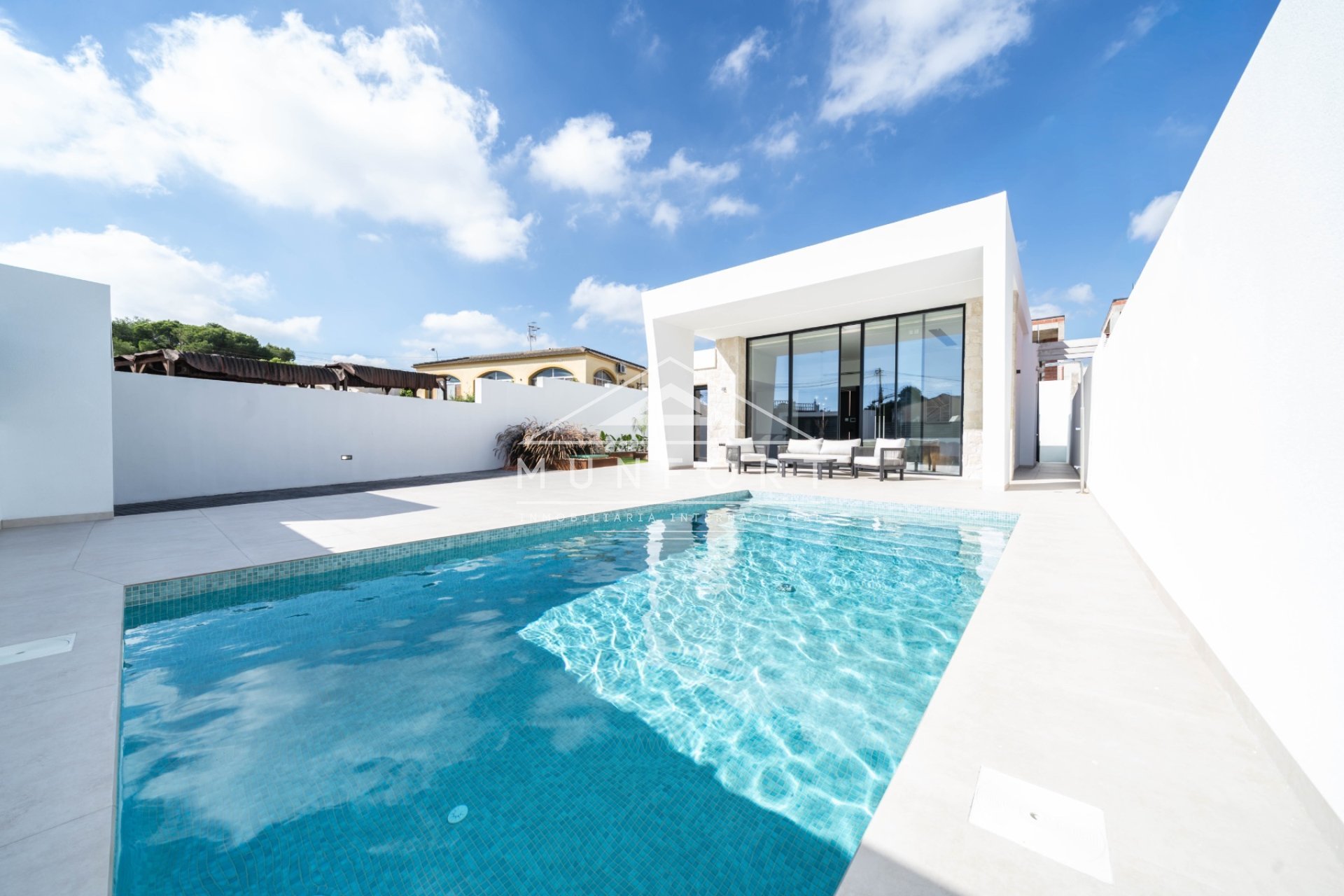 Neue Gebäude - Luxusvillen -
Torrevieja
