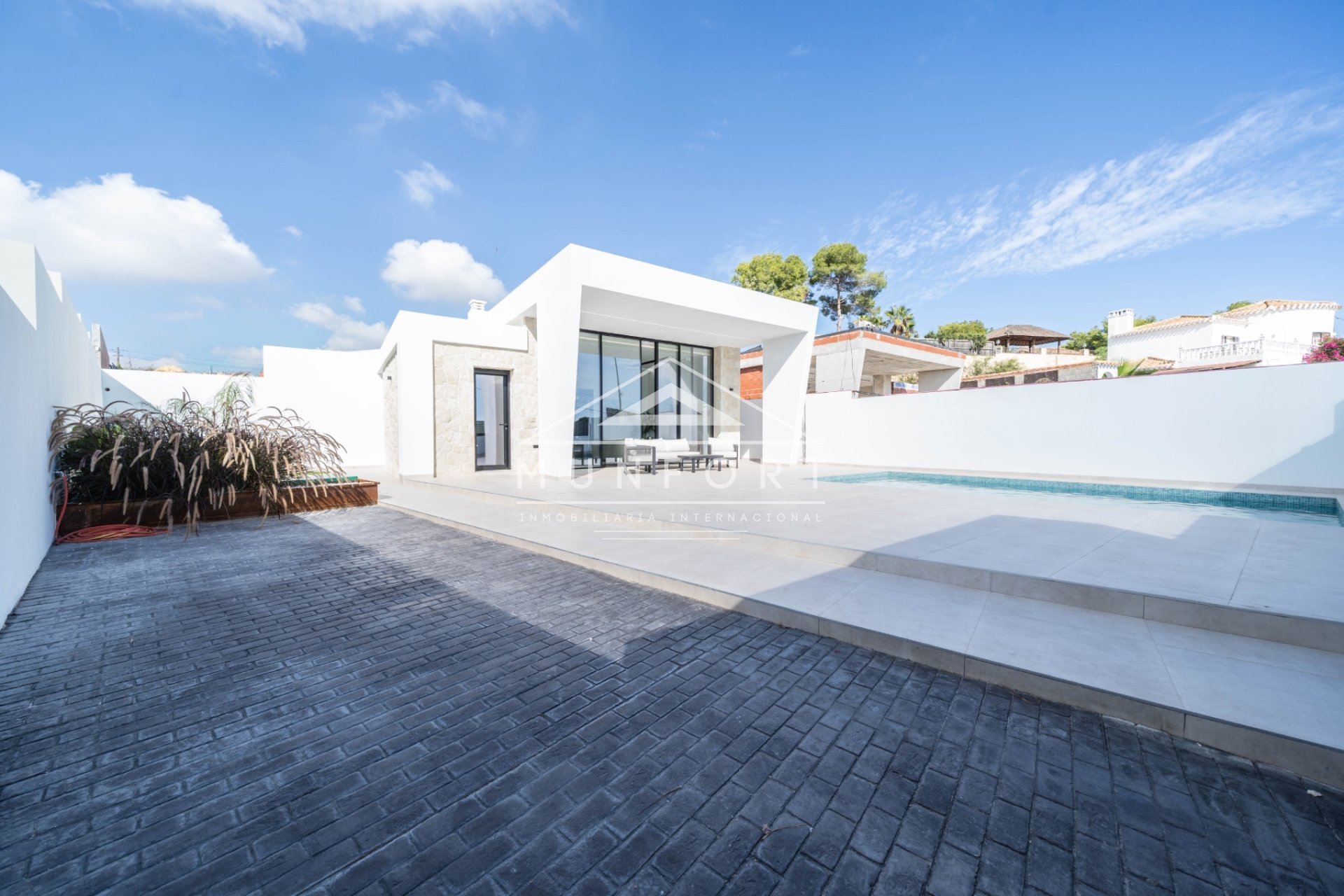 Neue Gebäude - Luxusvillen -
Torrevieja