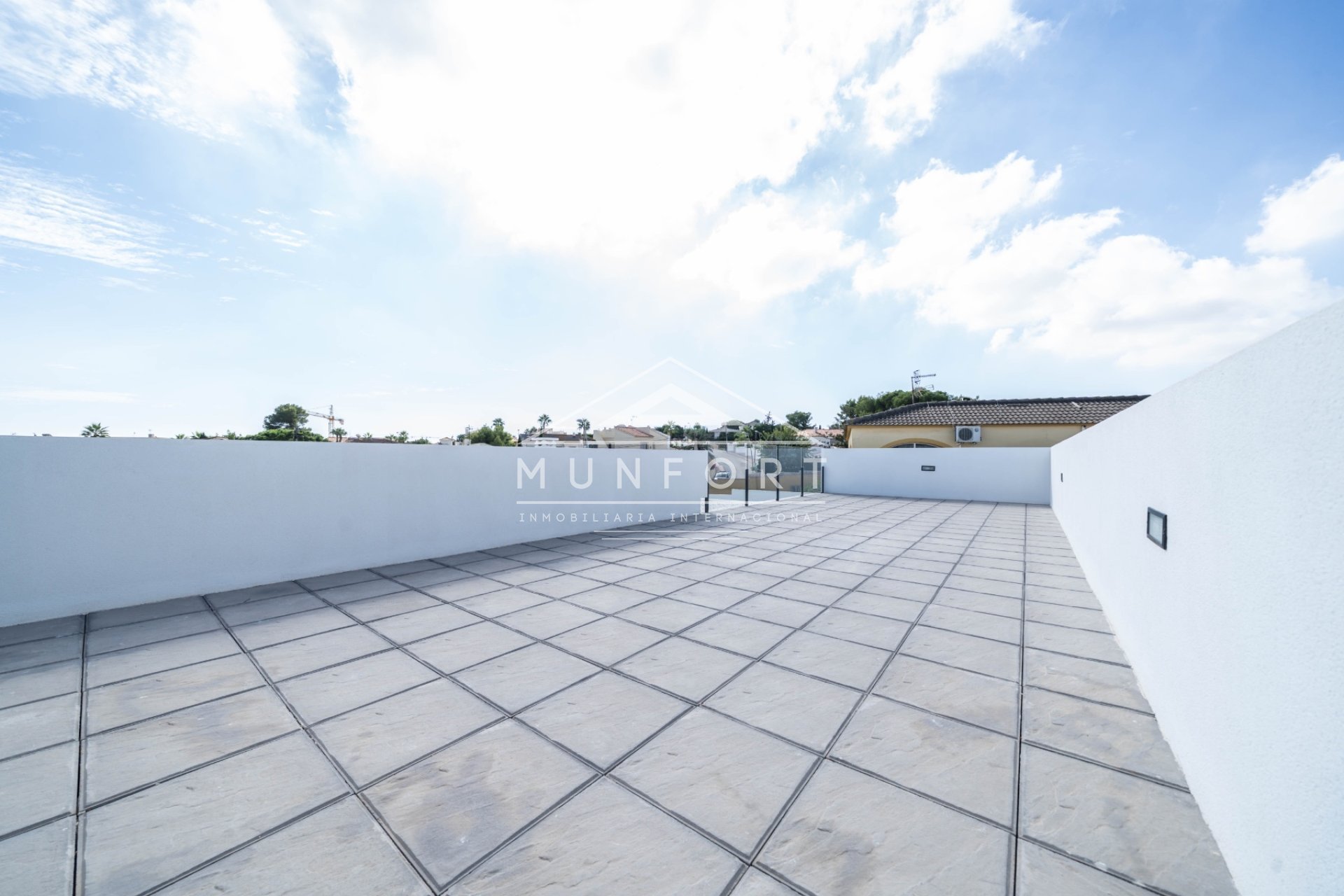 Neue Gebäude - Luxusvillen -
Torrevieja