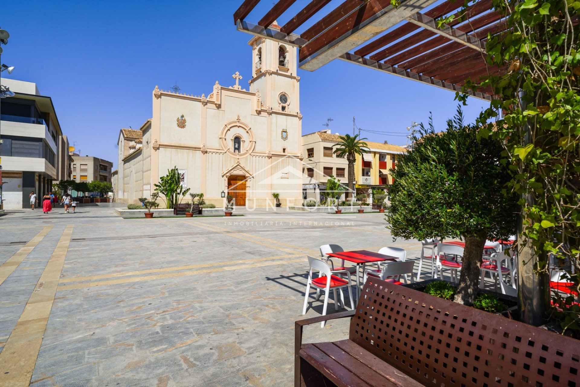 Neue Gebäude - Reihenhäuser -
San Javier