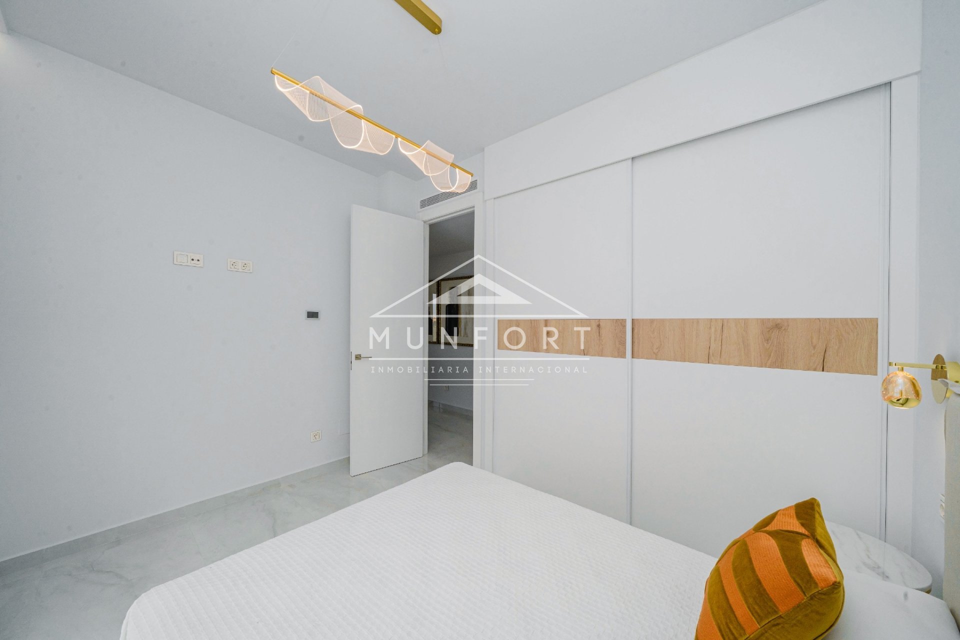 Neue Gebäude - Villen -
Orihuela Costa