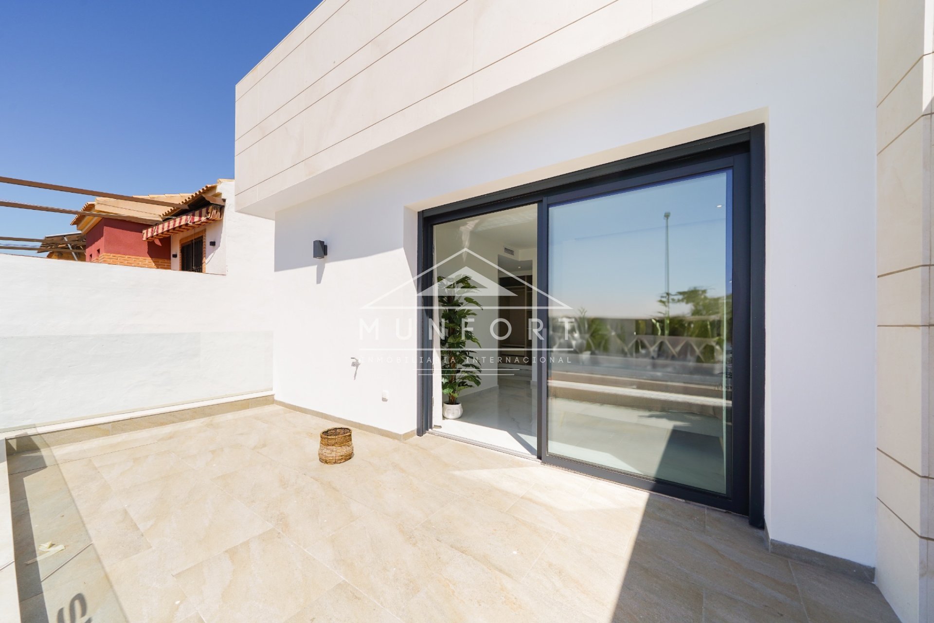 Neue Gebäude - Villen -
San Pedro del Pinatar