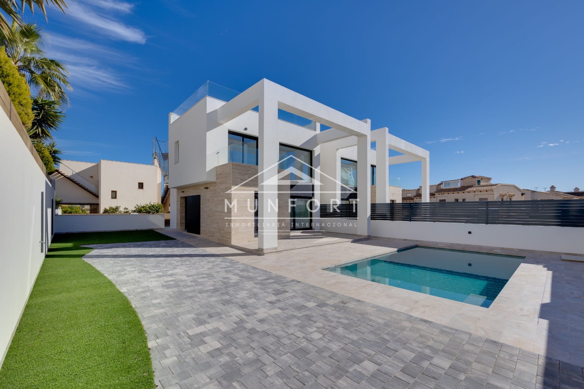 Neue Gebäude - Villen -
Torrevieja - La Mata - Torrevieja
