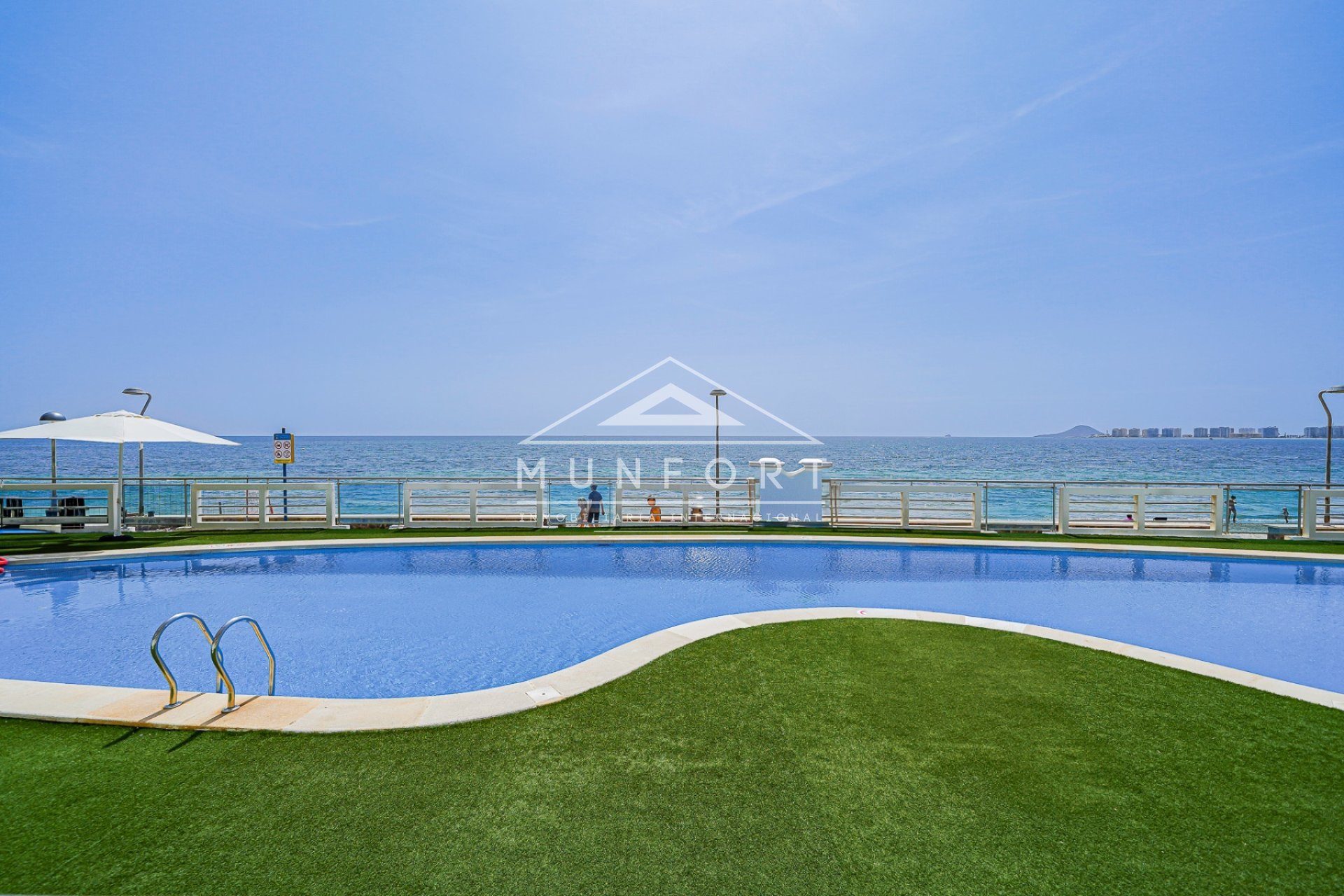 Neue Gebäude - Wohnungen -
La Manga