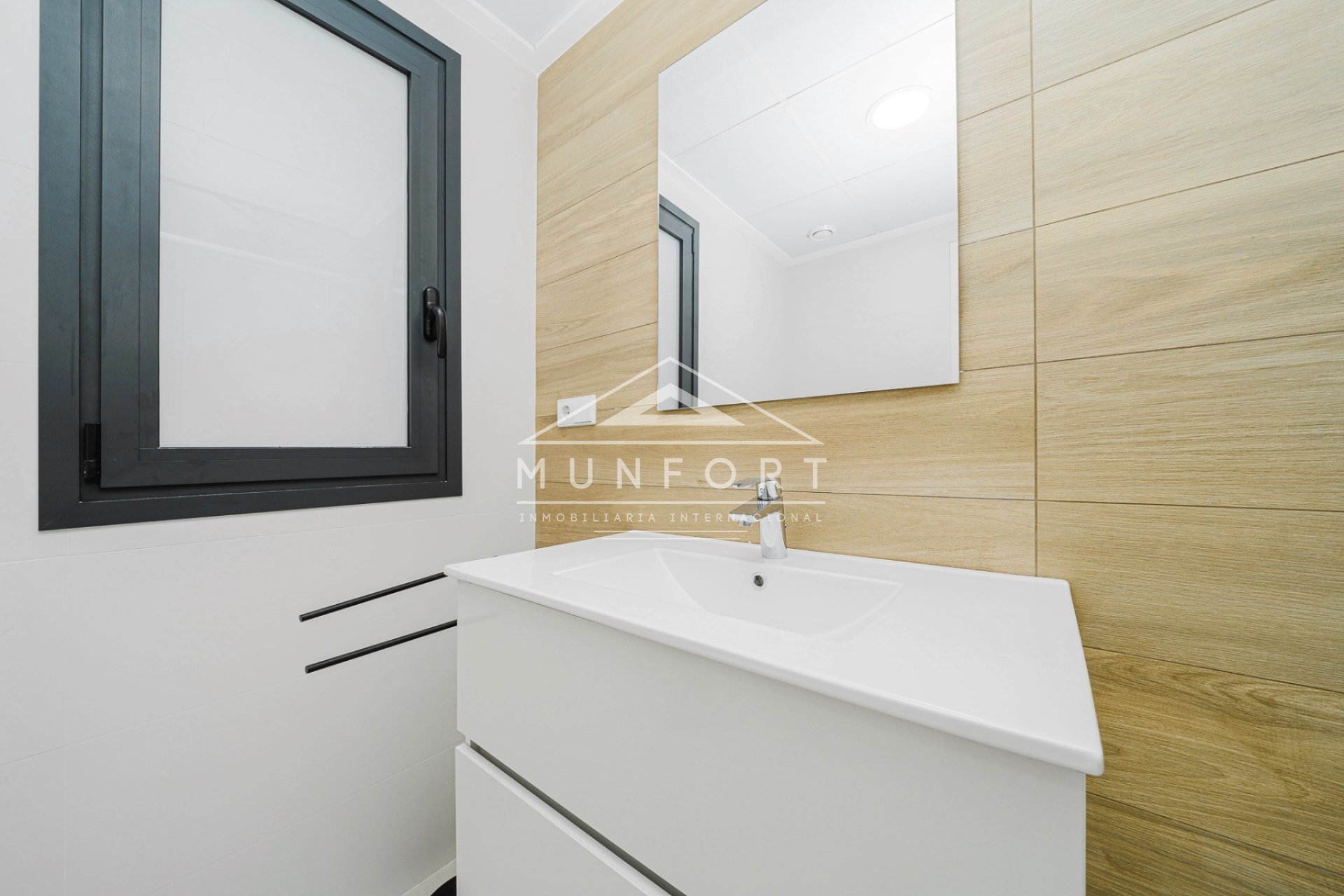 New Build - Terraced Houses -
Cox
