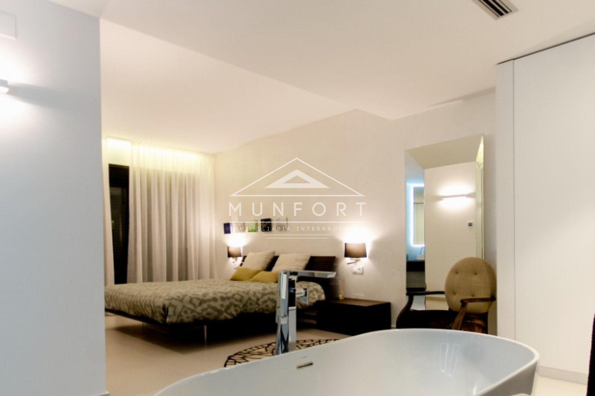 Nieuwbouw Woningen - Luxe villa's -
San Miguel de Salinas