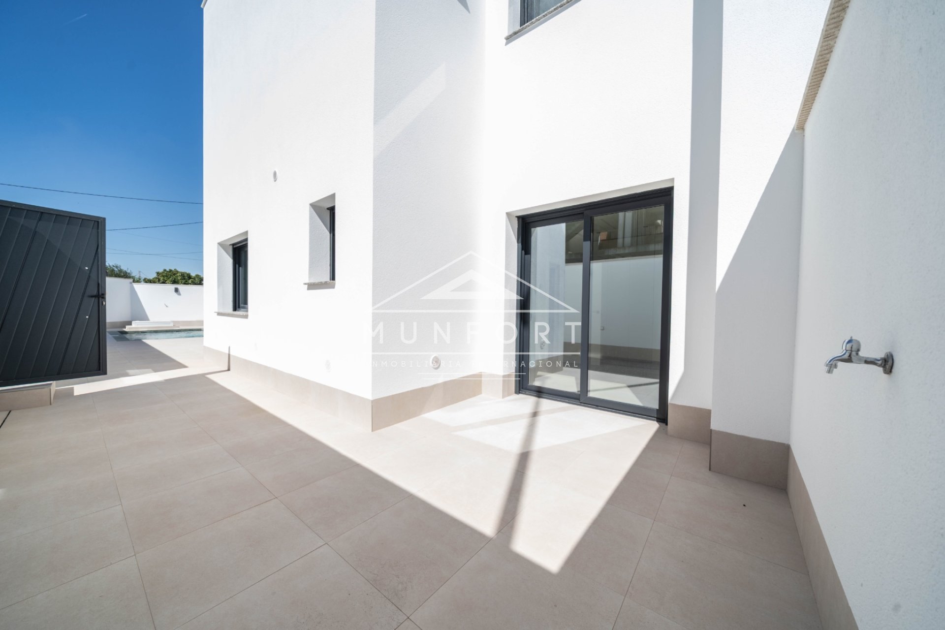 Nybyggnation - Radhus -
Algorfa - Los Montesinos