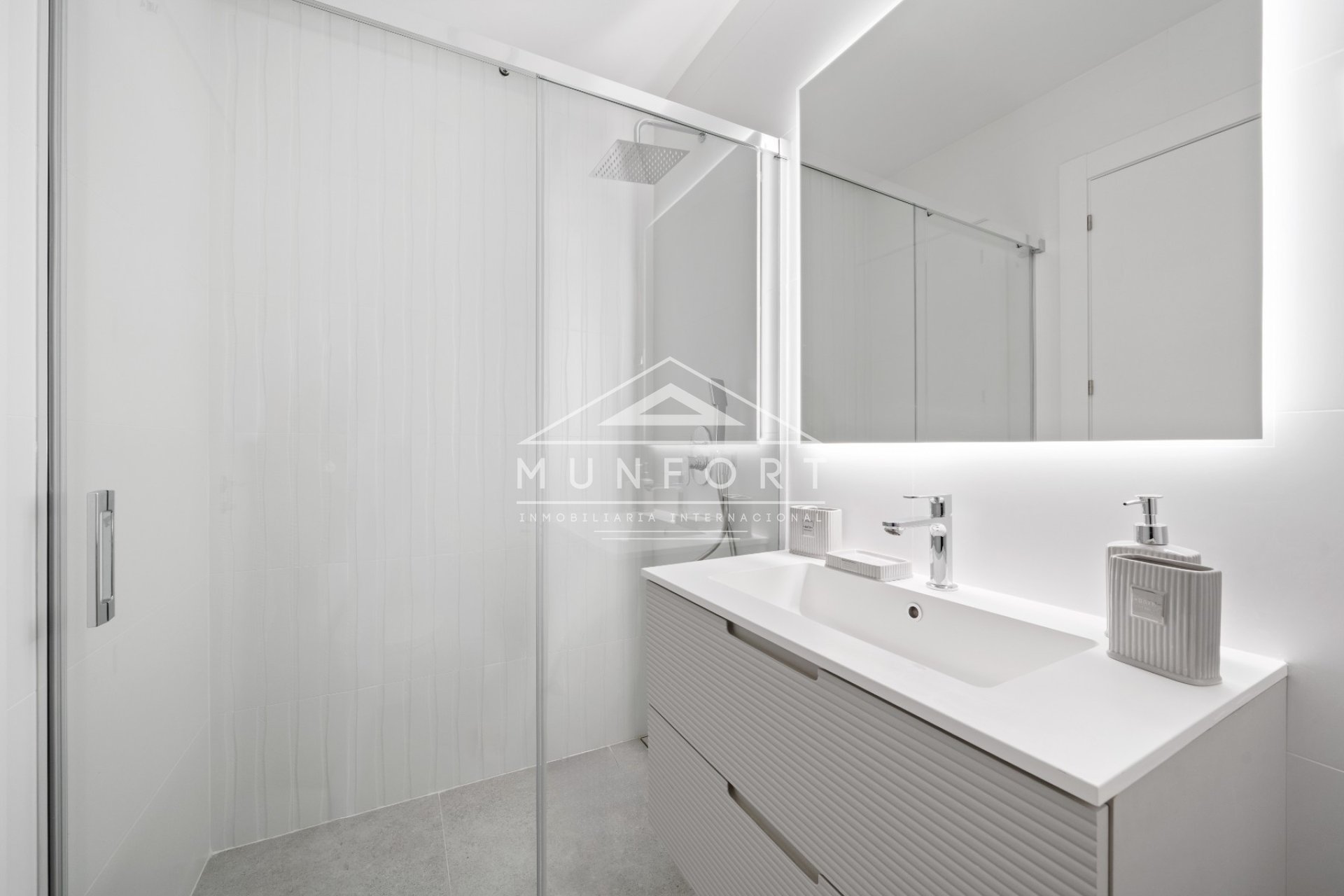 Obra nueva - Apartamentos -
Calpe