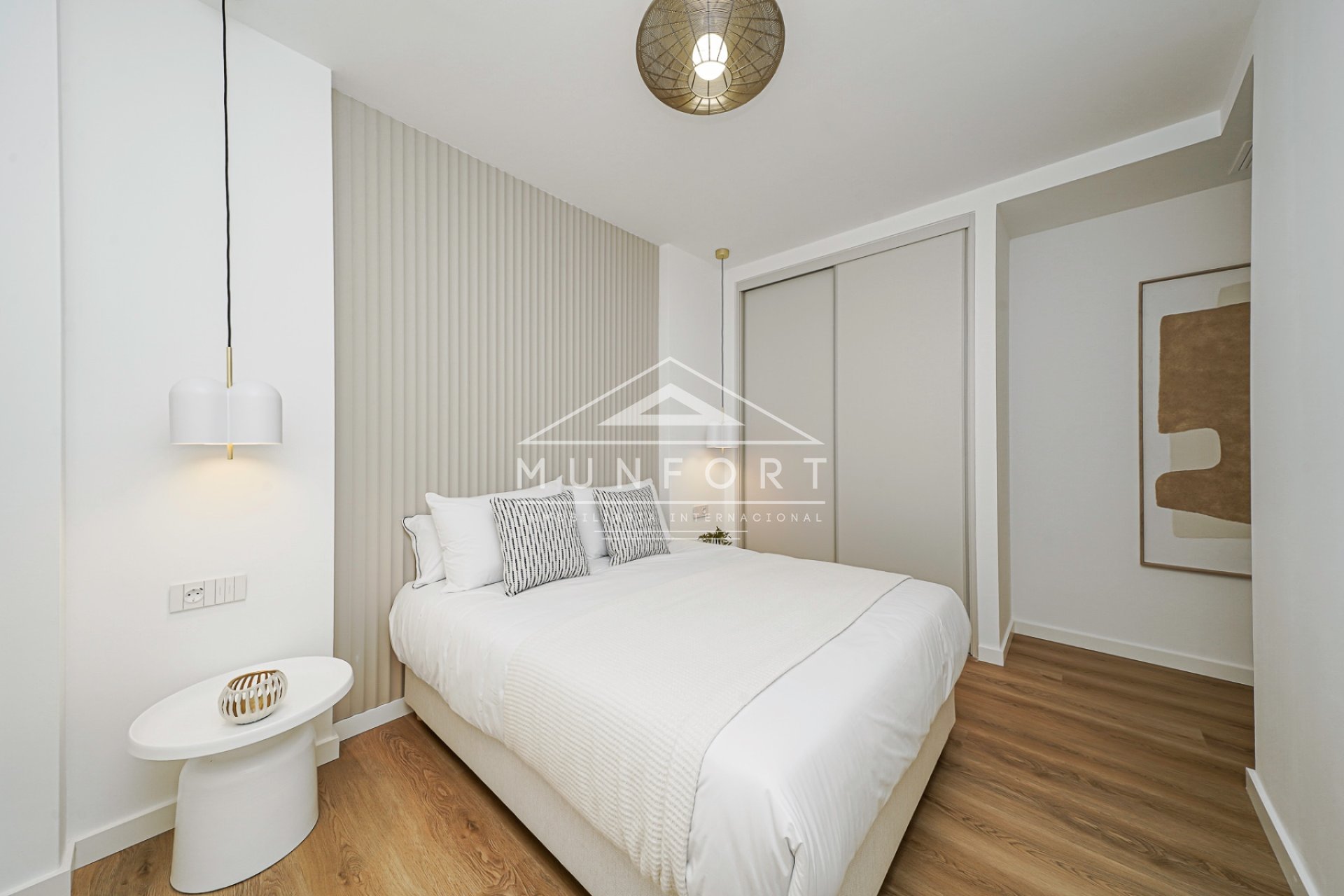 Obra nueva - Apartamentos -
La Manga
