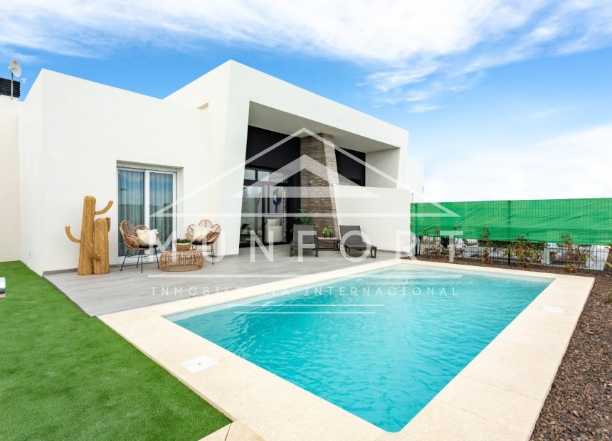 Obra nueva - Casas Adosadas -
Algorfa