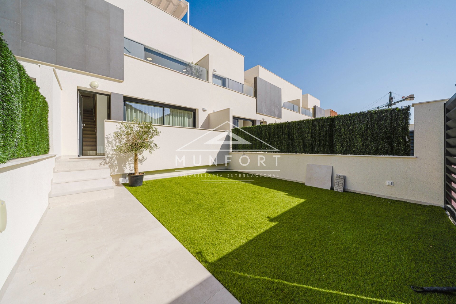 Obra nueva - Casas Adosadas -
Cox