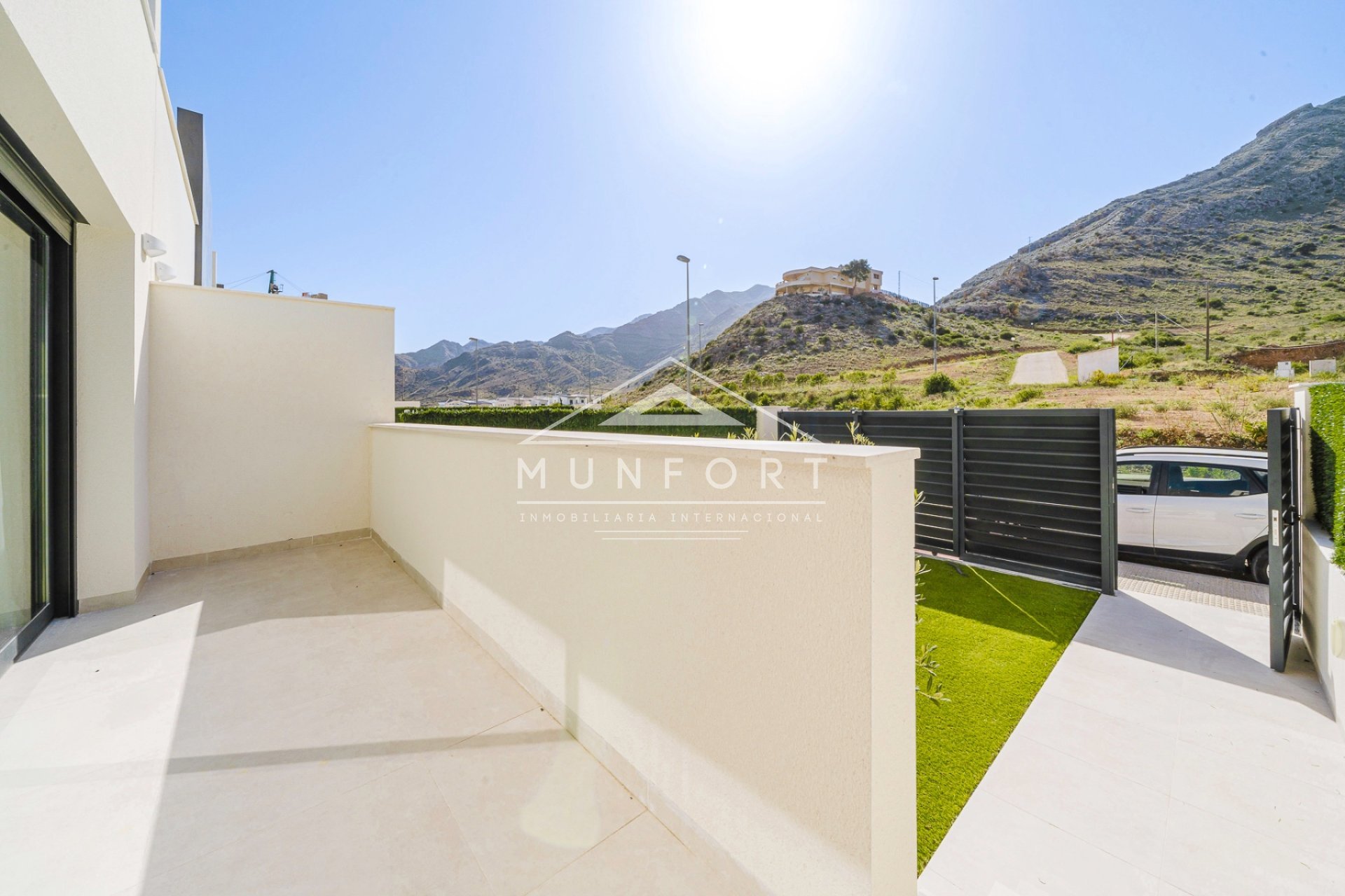 Obra nueva - Casas Adosadas -
Cox