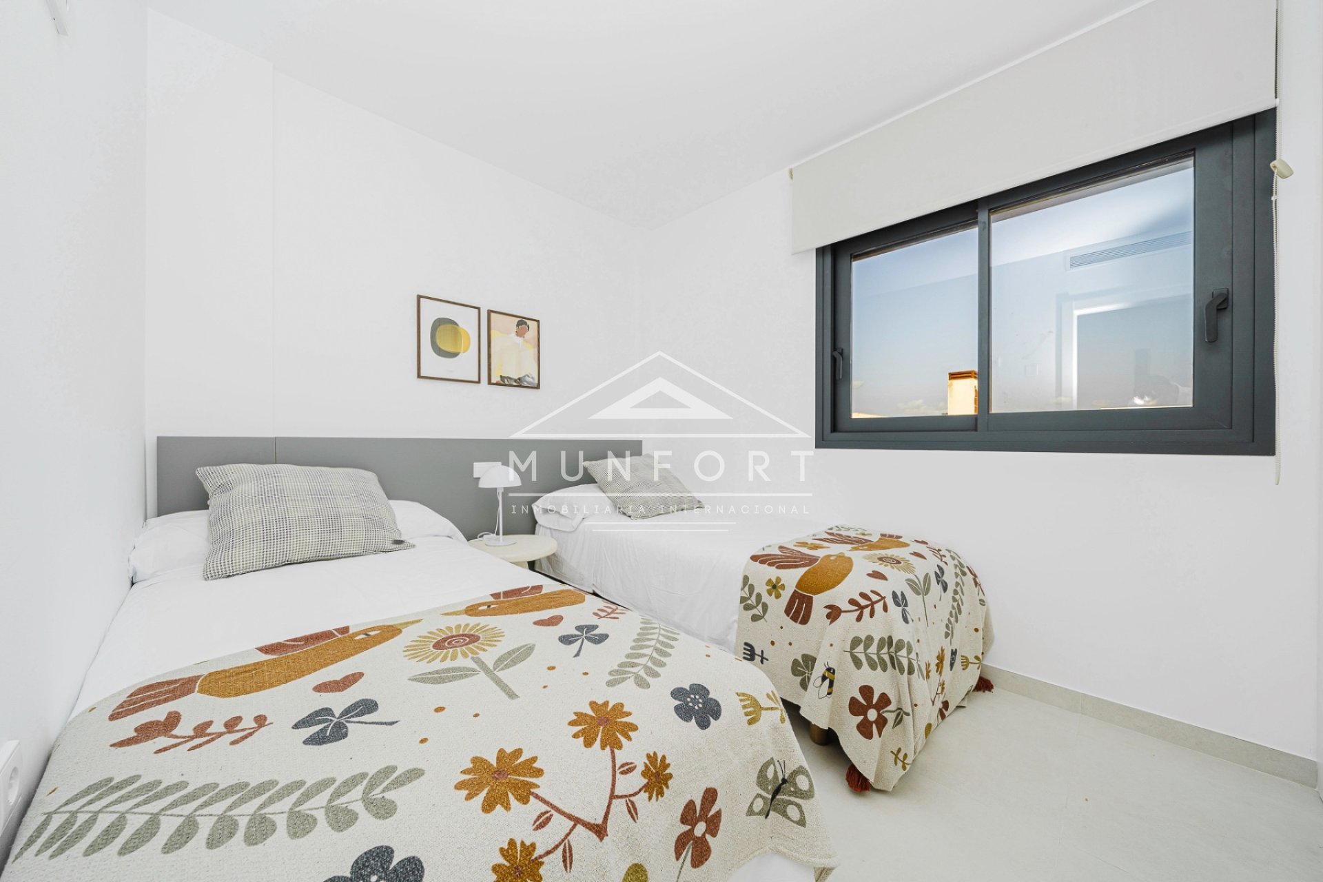 Obra nueva - Casas Adosadas -
Cox