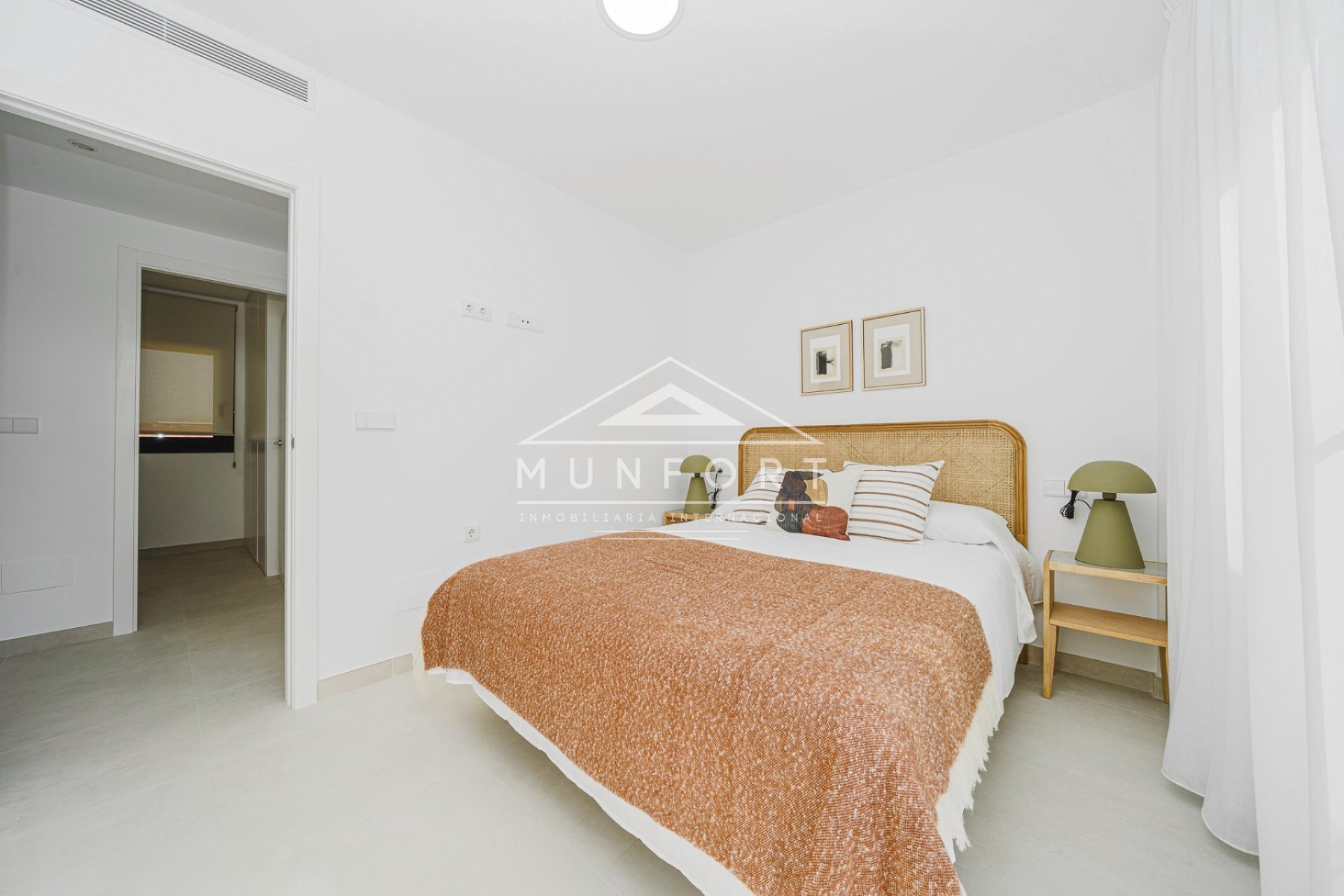 Obra nueva - Casas Adosadas -
Cox