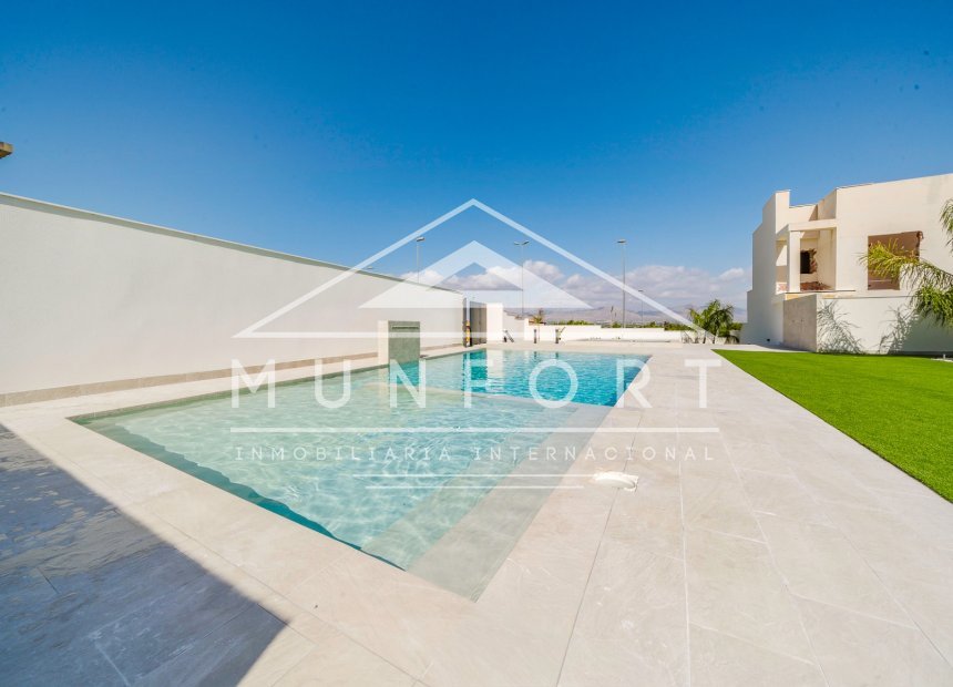 Obra nueva - Casas Adosadas -
Cox
