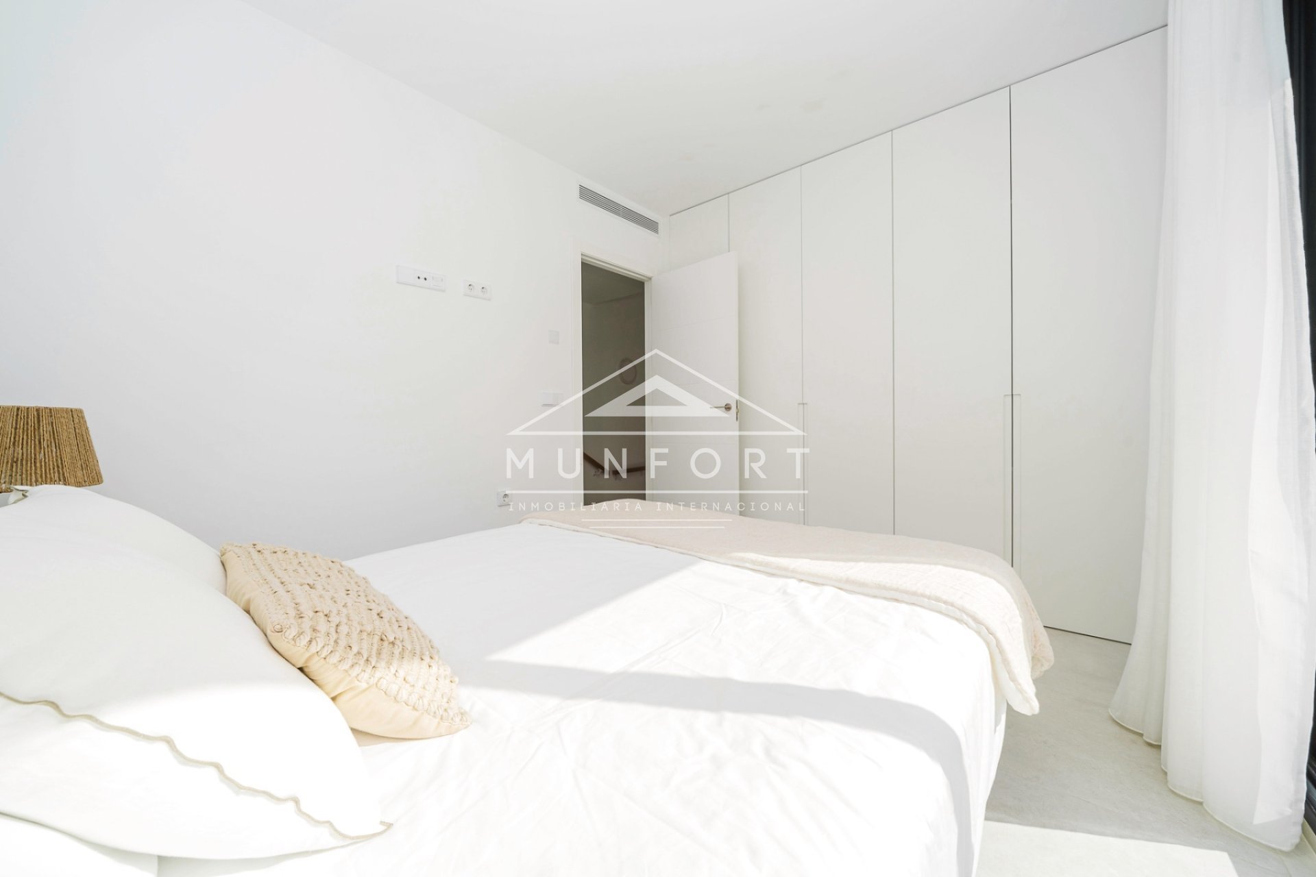 Obra nueva - Casas Adosadas -
Cox