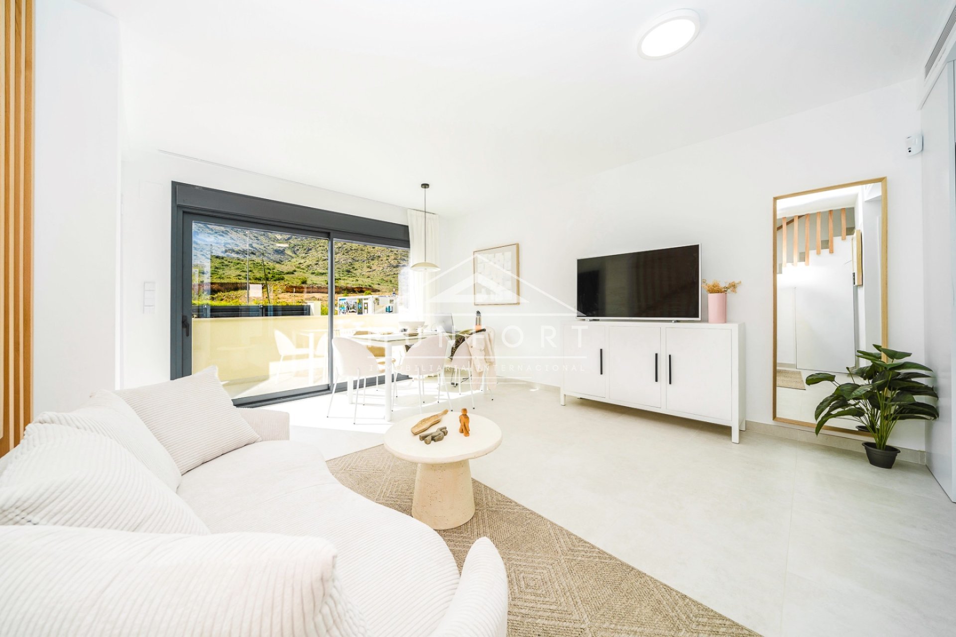 Obra nueva - Casas Adosadas -
Cox
