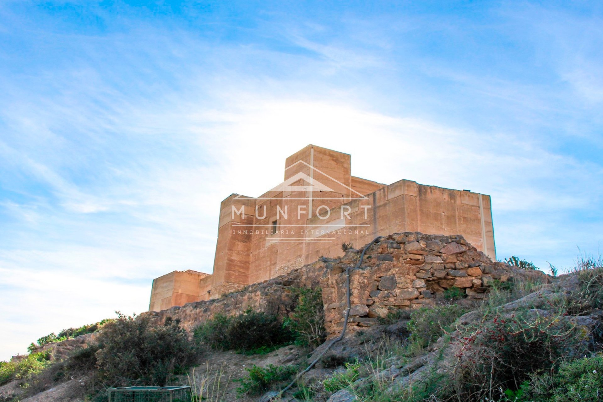 Obra nueva - Casas Adosadas -
Cox