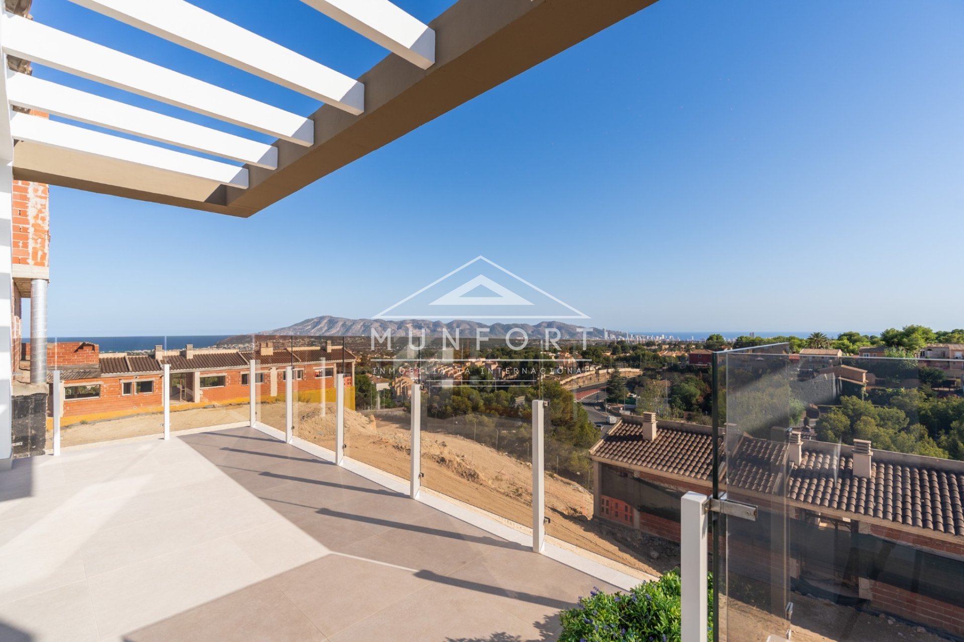 Obra nueva - Casas Adosadas -
La Nucía