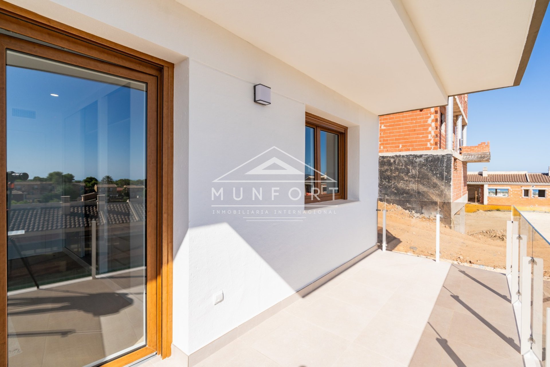 Obra nueva - Casas Adosadas -
La Nucía