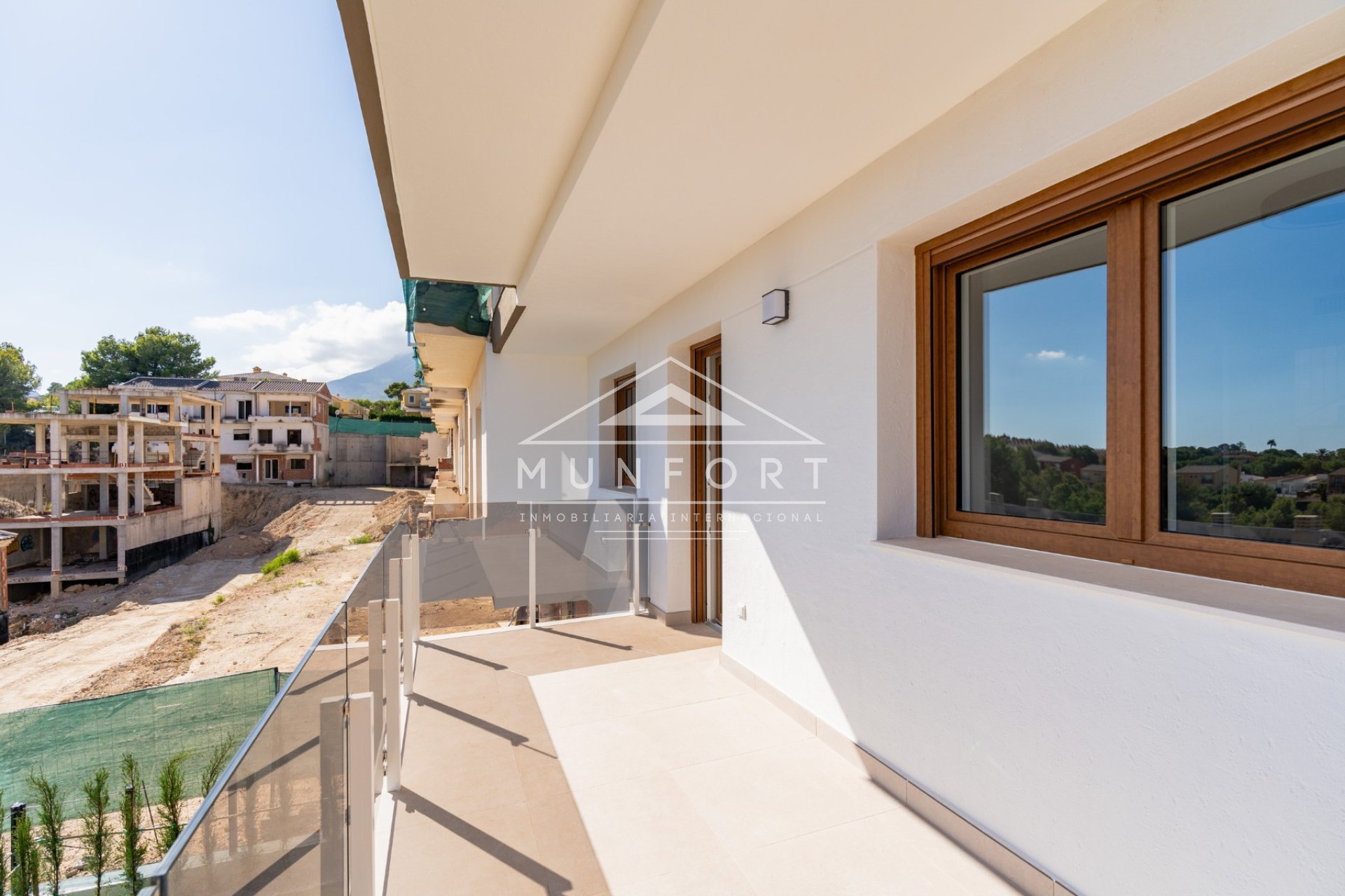 Obra nueva - Casas Adosadas -
La Nucía