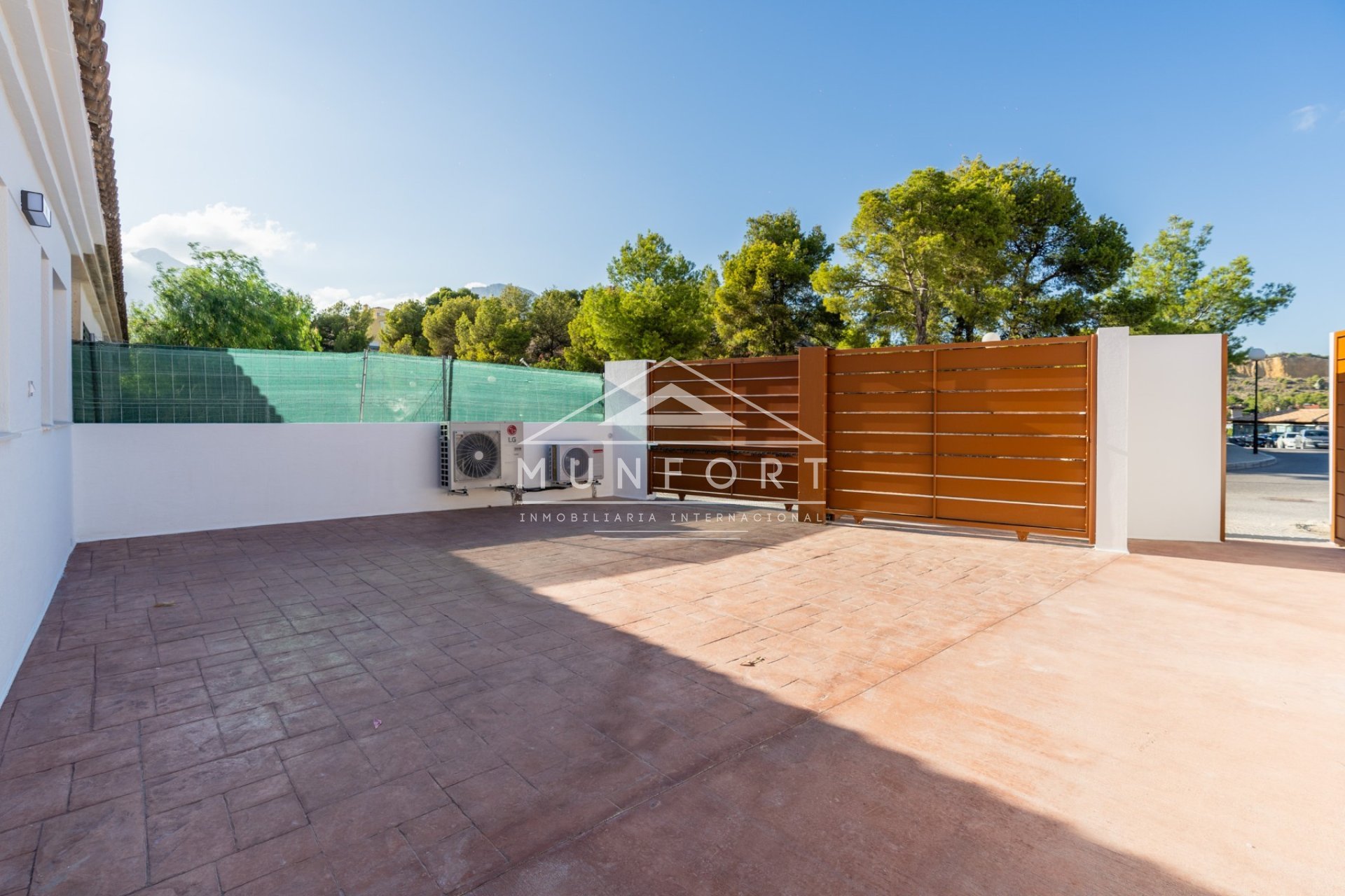 Obra nueva - Casas Adosadas -
La Nucía
