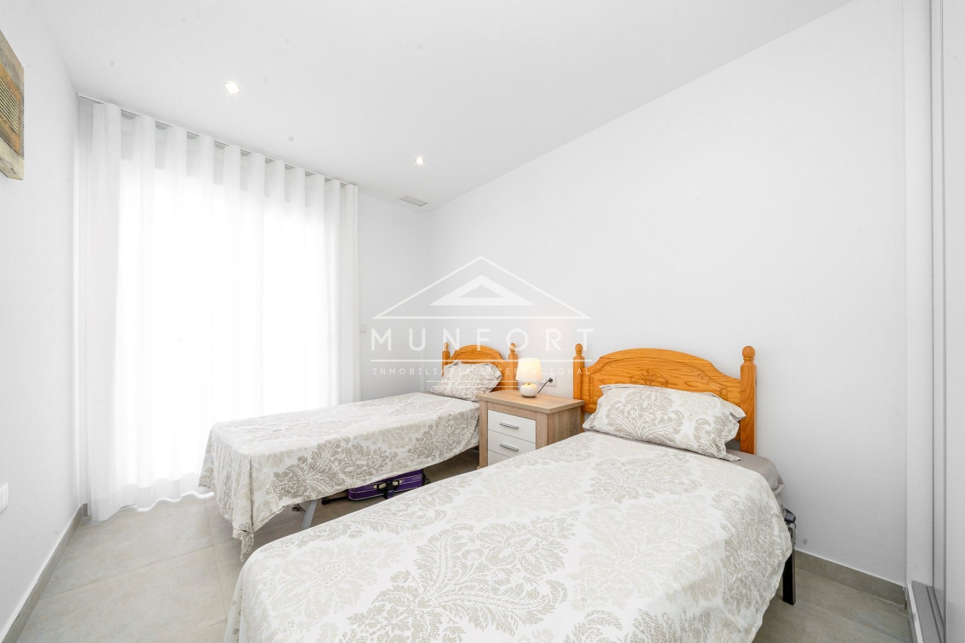 Obra nueva - Casas Adosadas -
Los Montesinos