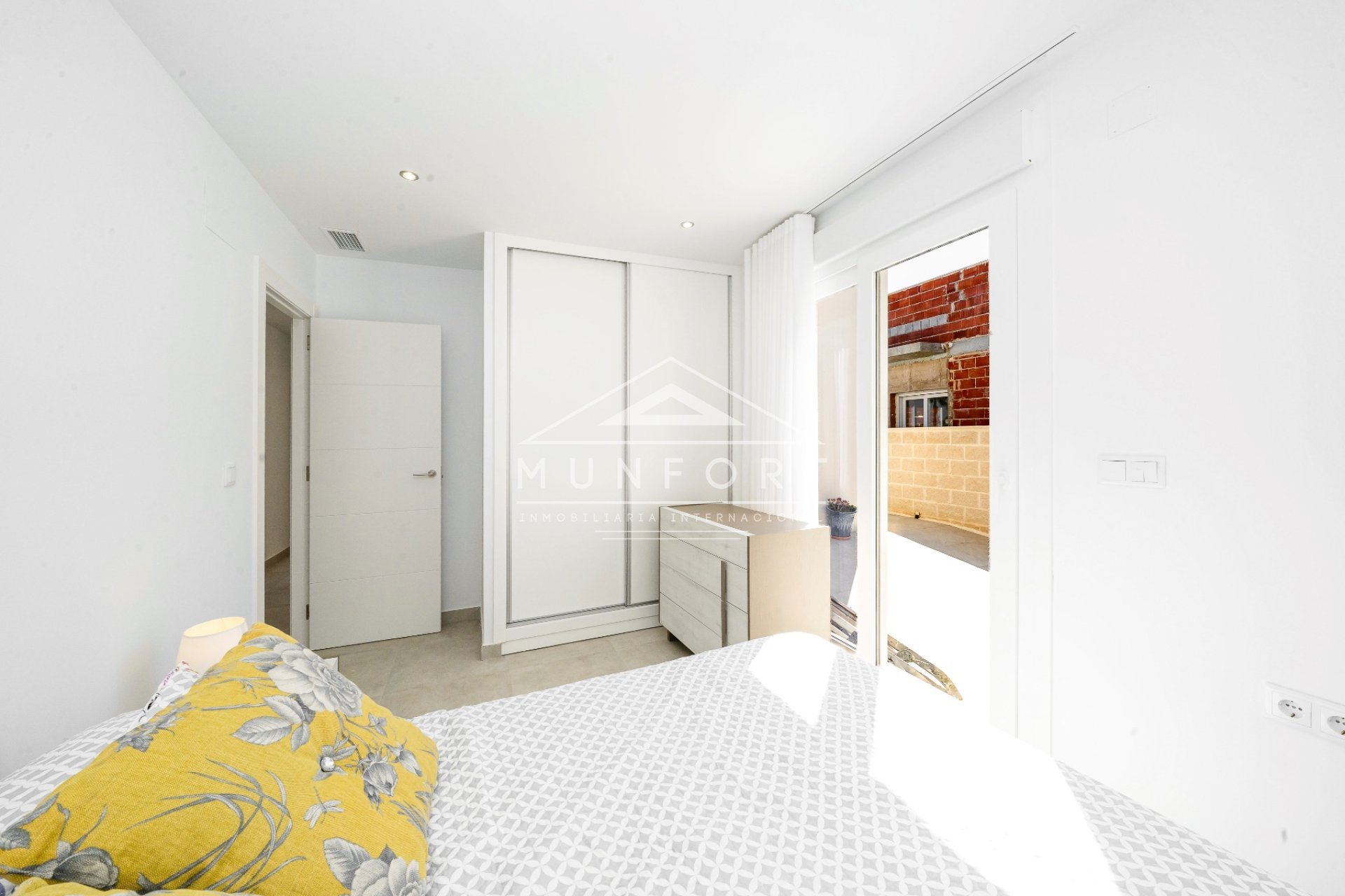 Obra nueva - Casas Adosadas -
Los Montesinos
