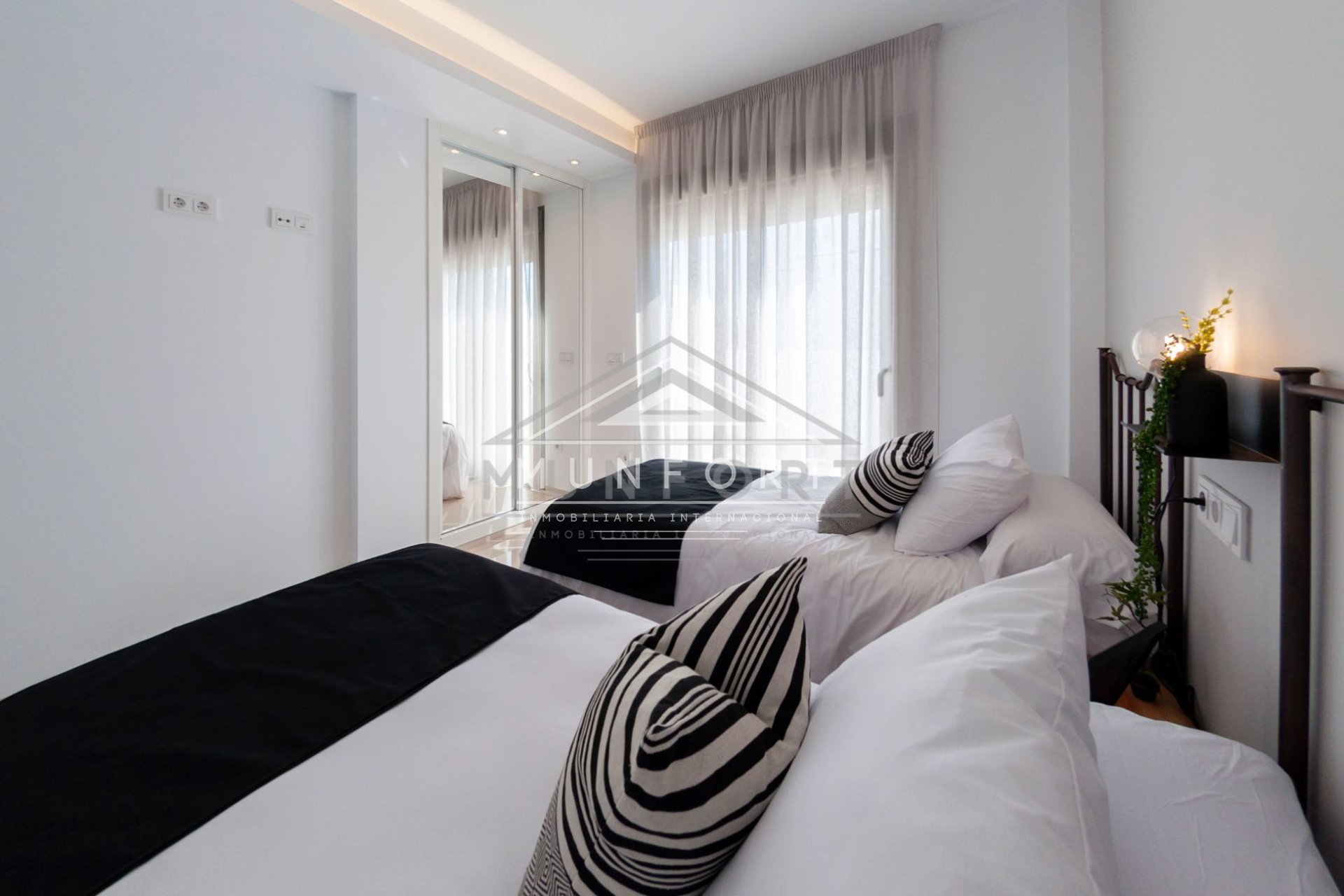 Obra nueva - Villas -
Alcázares, Los - Los Alc&aacute;zares