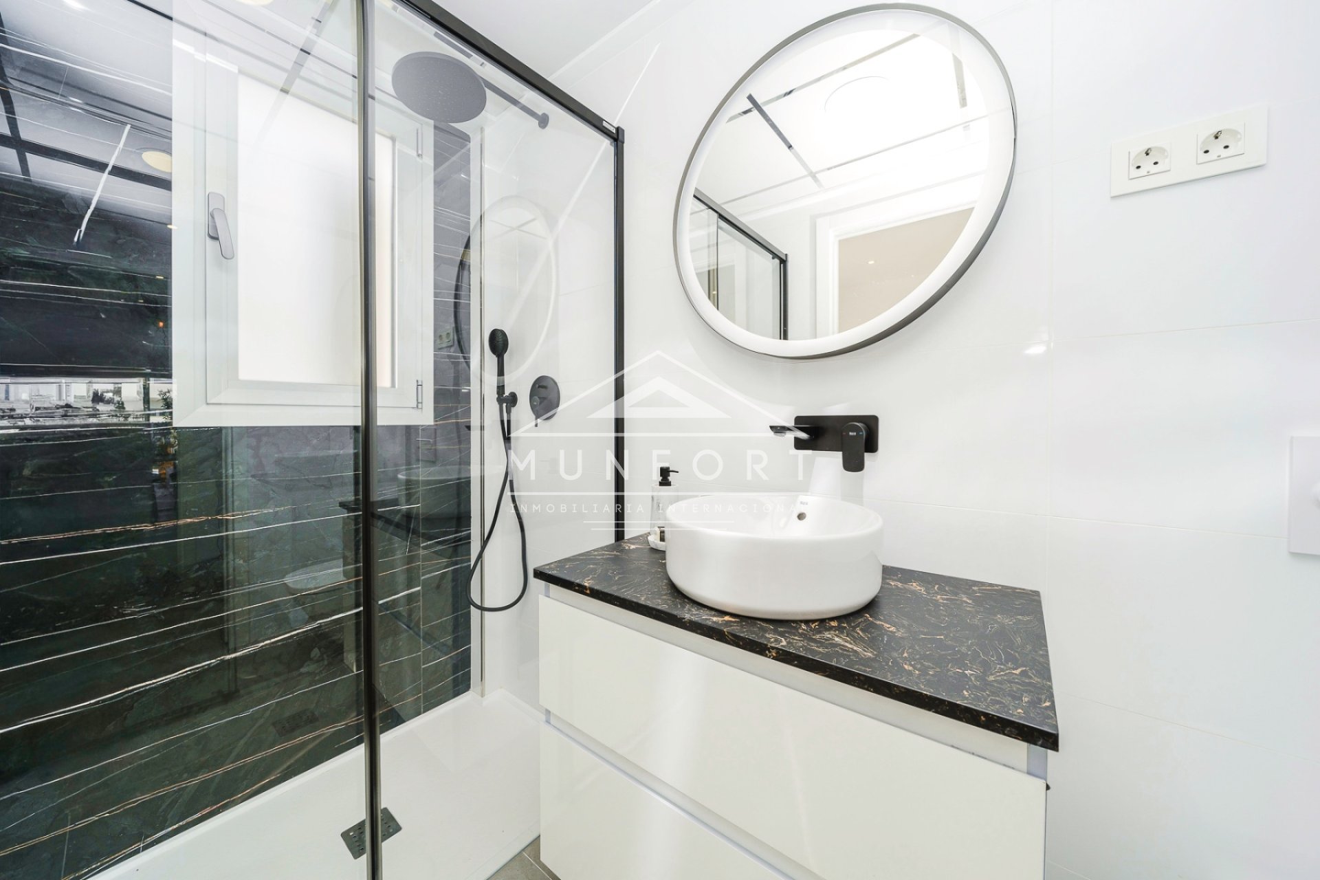 Obra nueva - Villas -
Alcázares, Los - Los Alc&aacute;zares