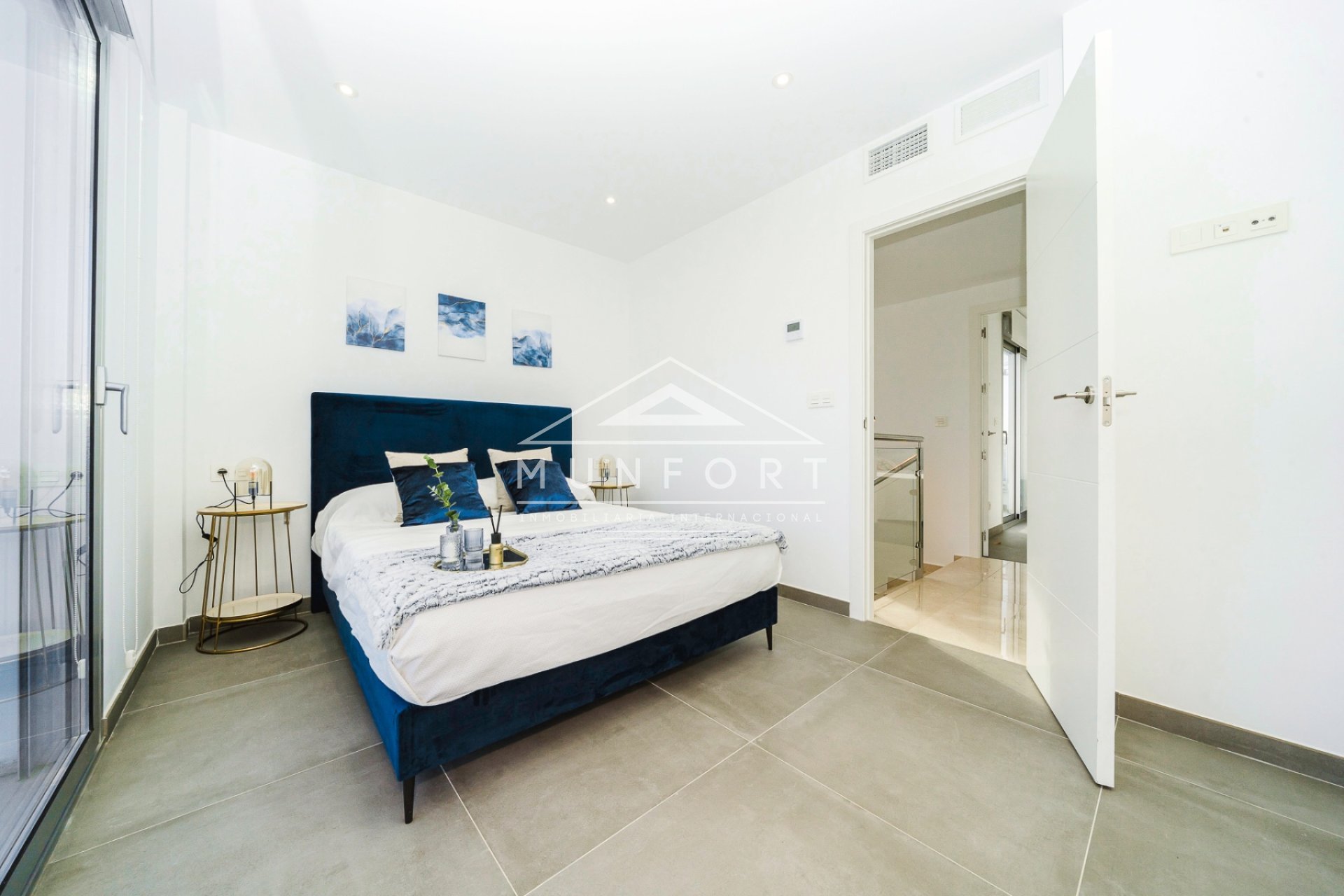 Obra nueva - Villas -
Alcázares, Los - Los Alc&aacute;zares