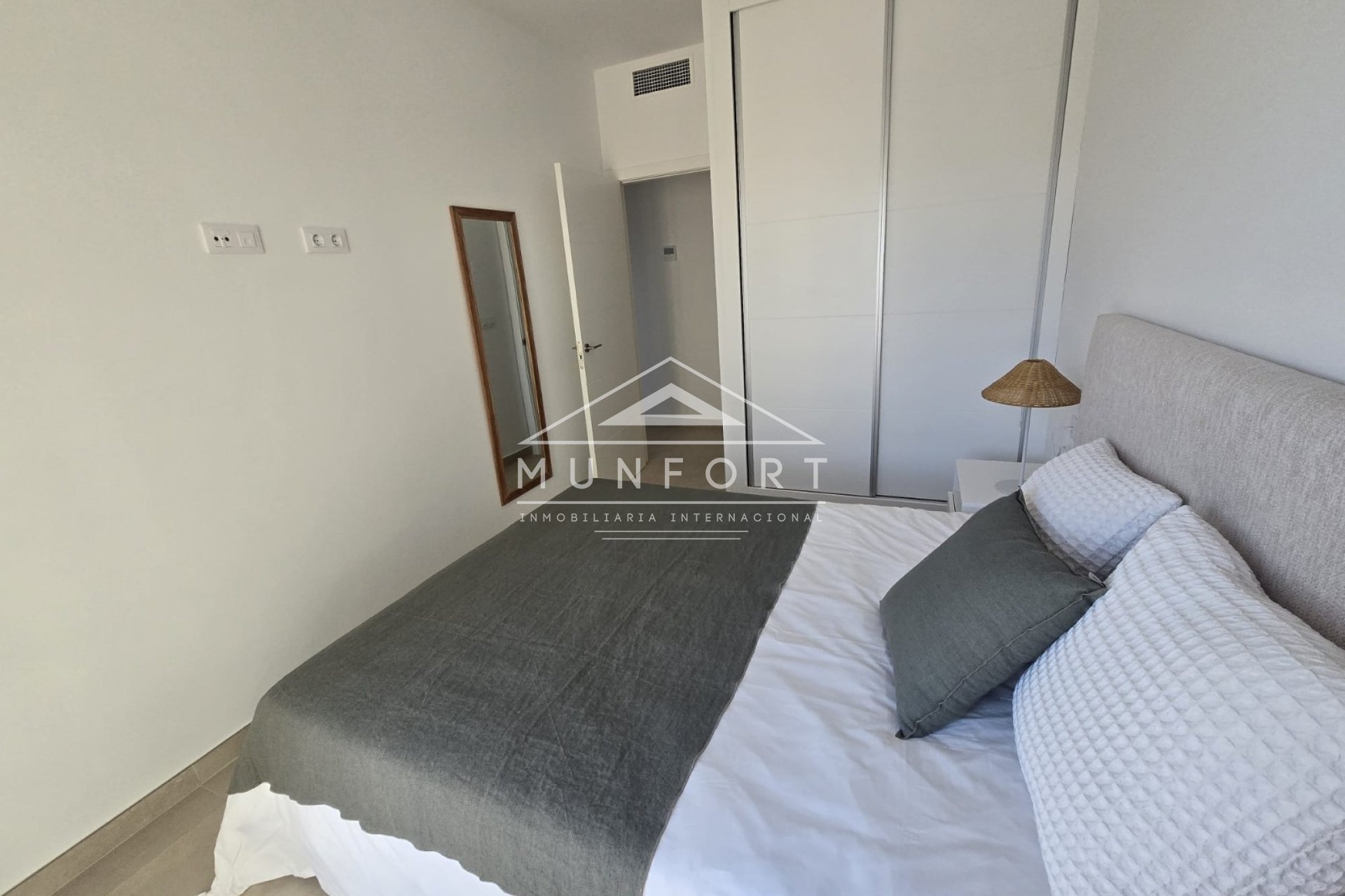 Obra nueva - Villas -
Almería