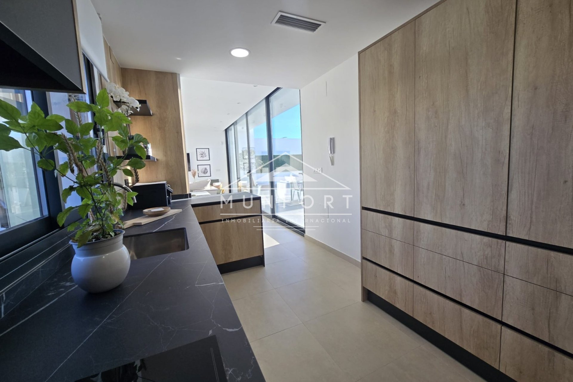 Obra nueva - Villas -
Almería