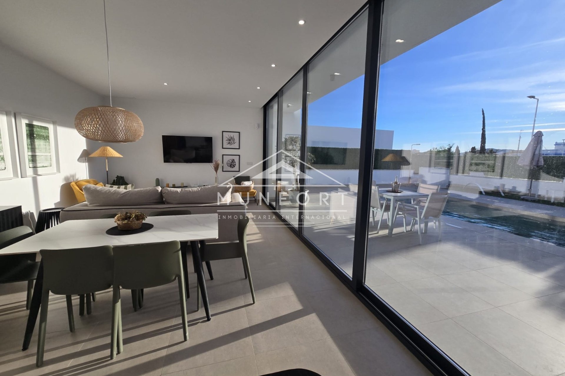 Obra nueva - Villas -
Almería
