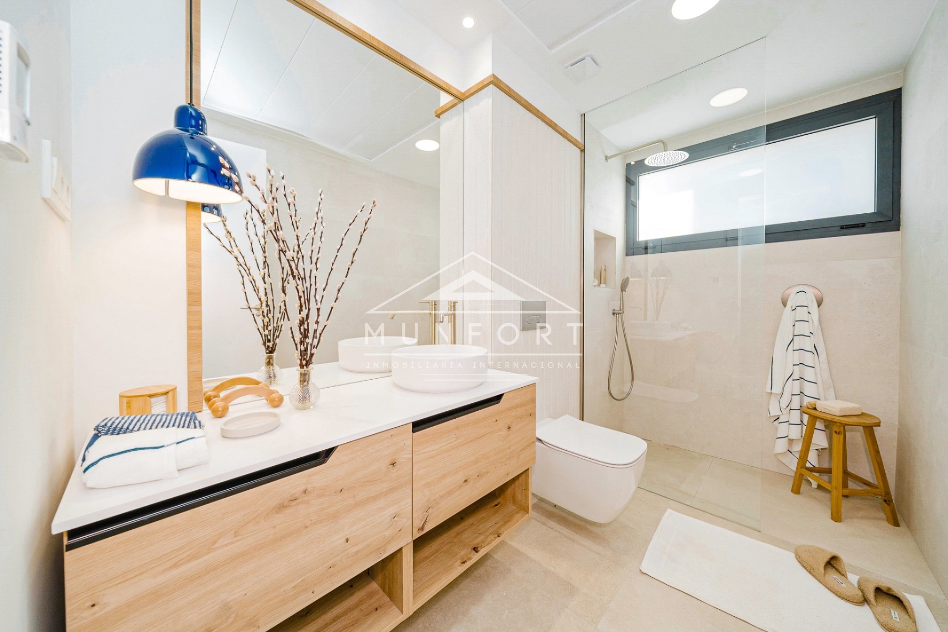 Obra nueva - Villas -
Baños y mendigo - Baños y Mendigo