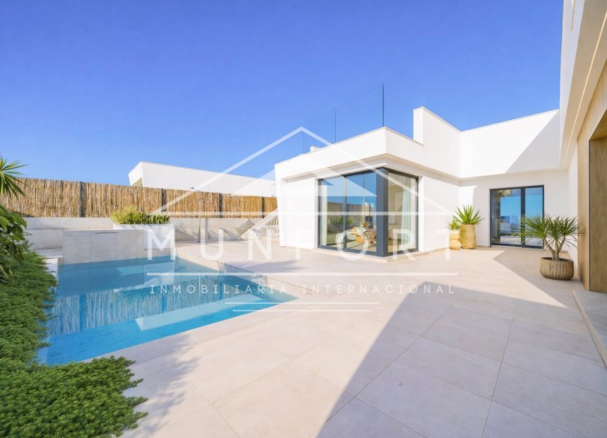 Obra nueva - Villas -
Baños y mendigo - Baños y Mendigo