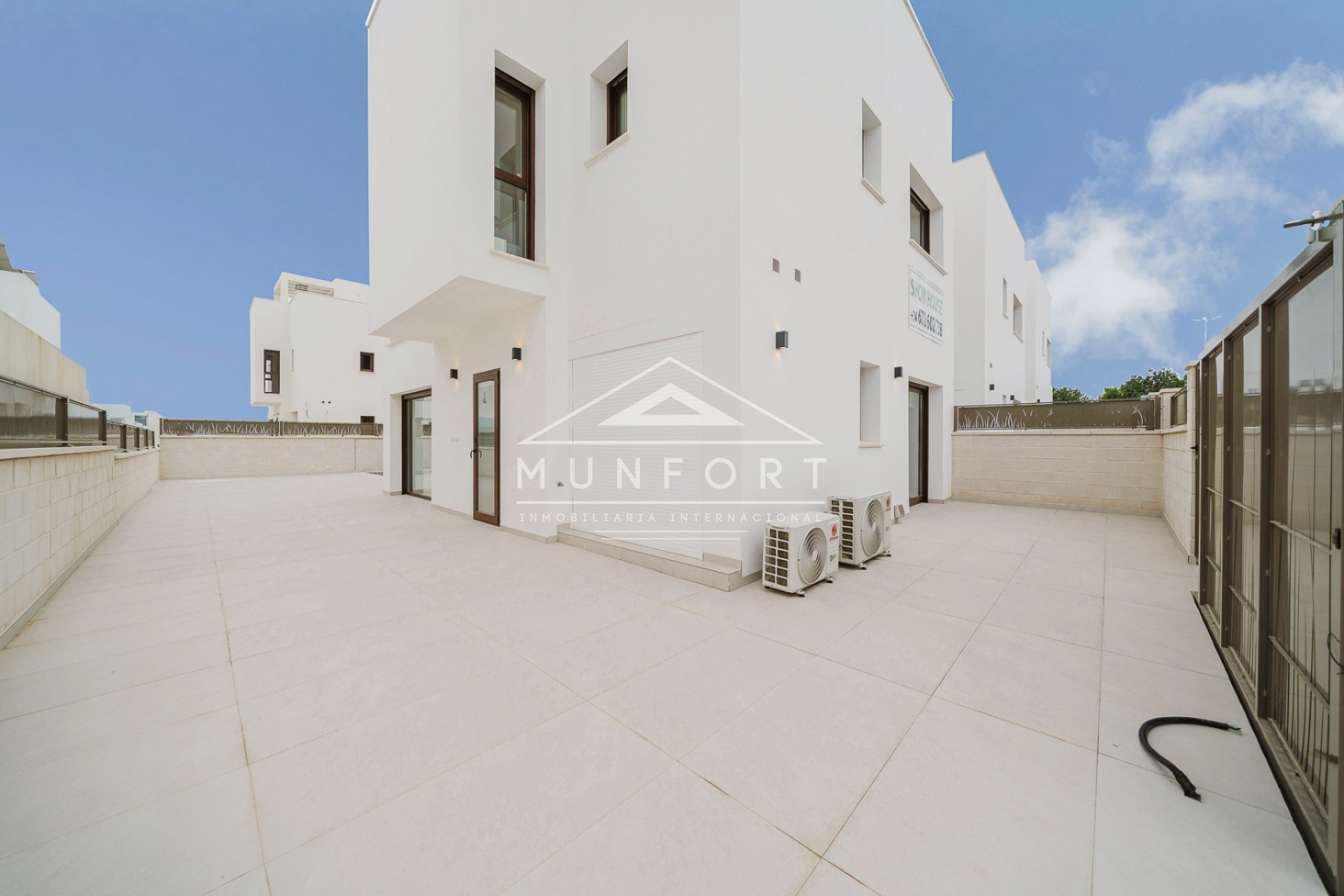 Obra nueva - Villas -
Los Montesinos
