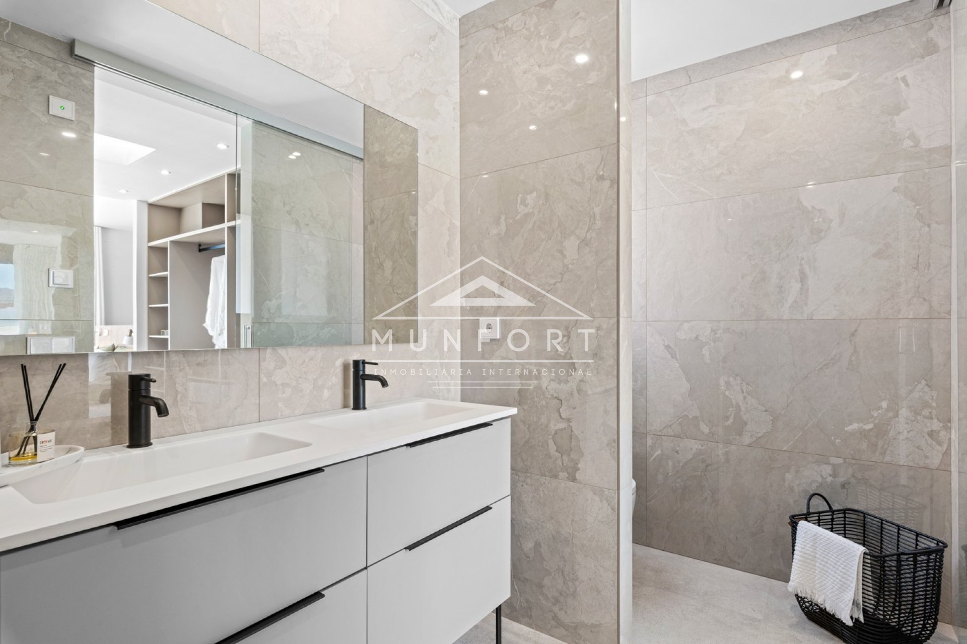 Obra nueva - Villas -
Polop de La Marina 
