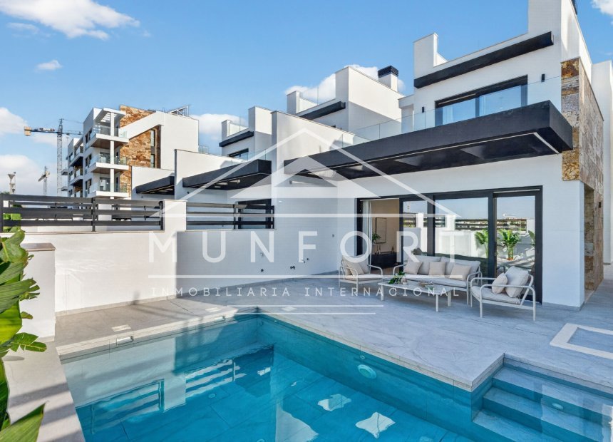 Obra nueva - Villas -
Torrevieja