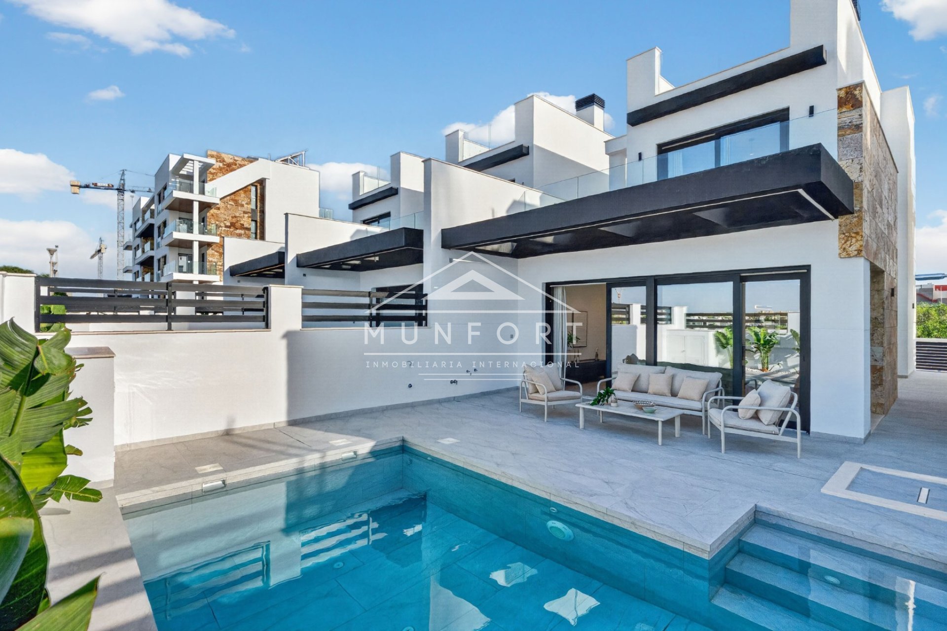 Obra nueva - Villas -
Torrevieja