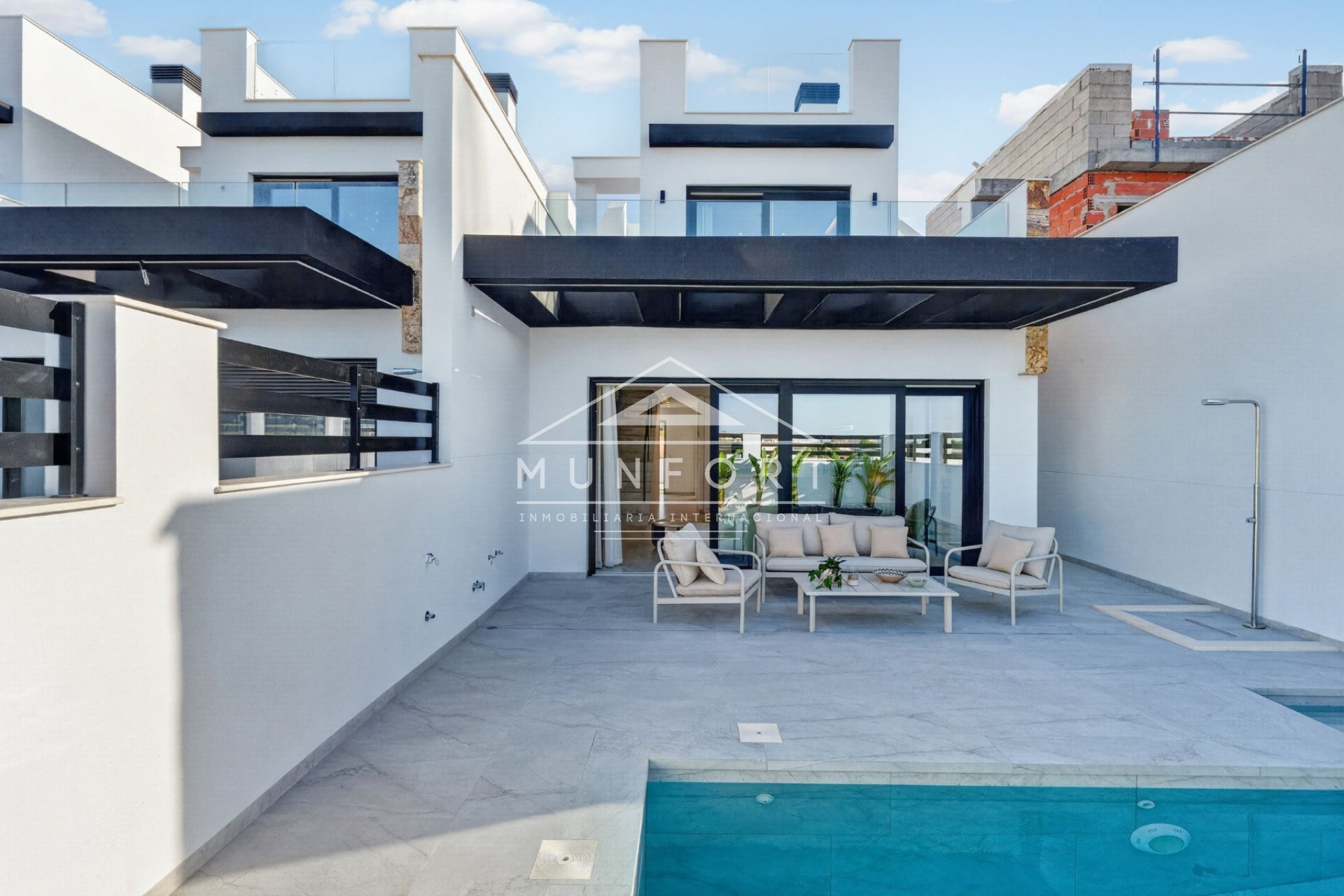Obra nueva - Villas -
Torrevieja