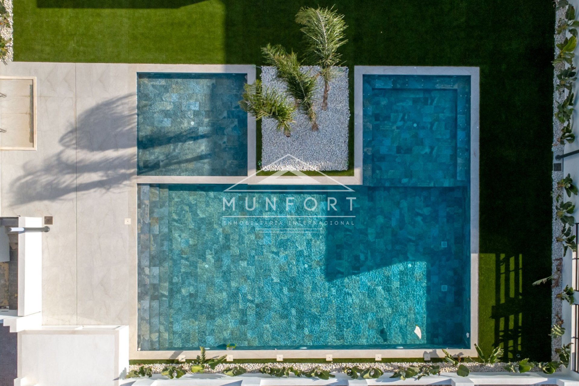 Obra nueva - Villas -
Torrevieja