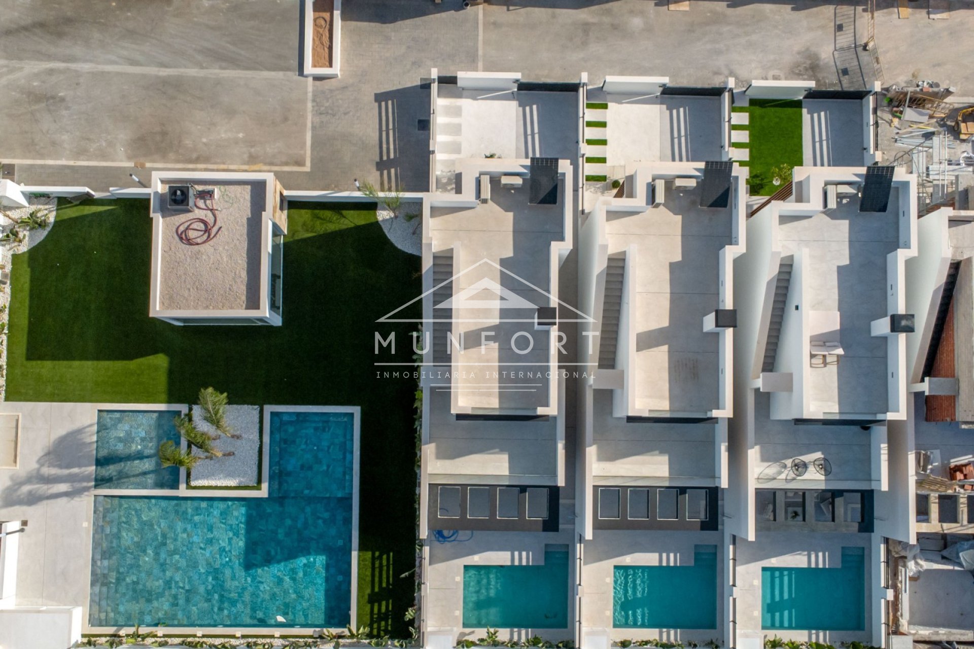 Obra nueva - Villas -
Torrevieja