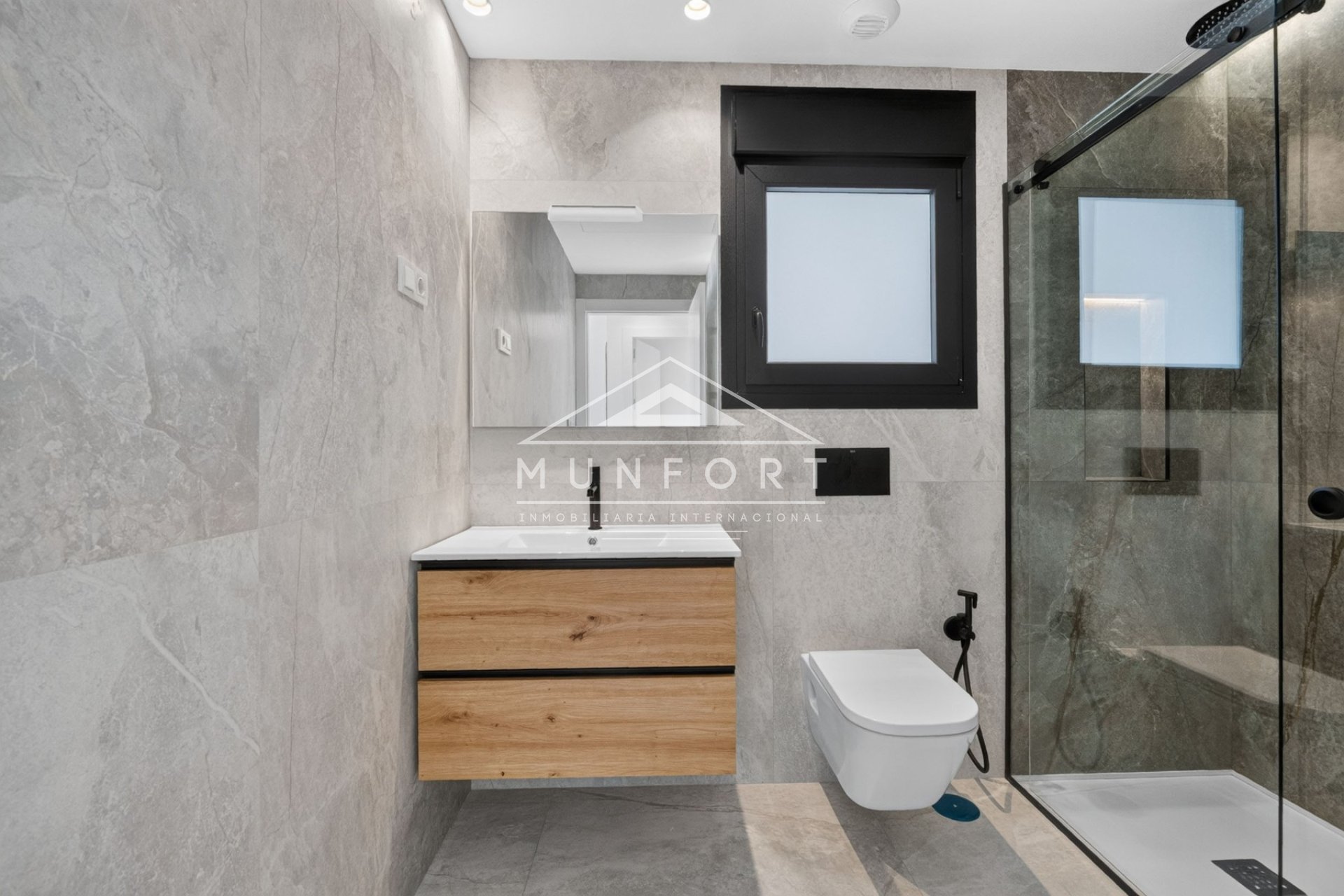 Obra nueva - Villas -
Torrevieja
