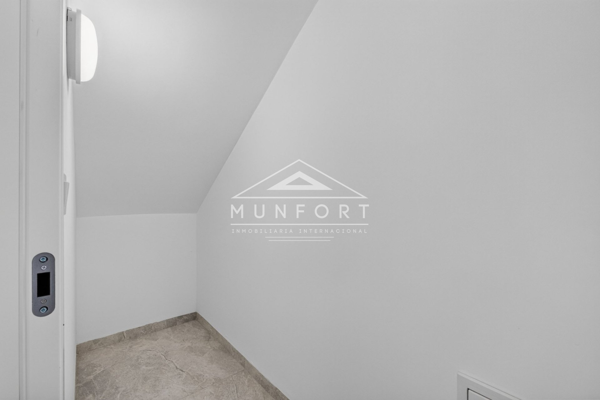 Obra nueva - Villas -
Torrevieja